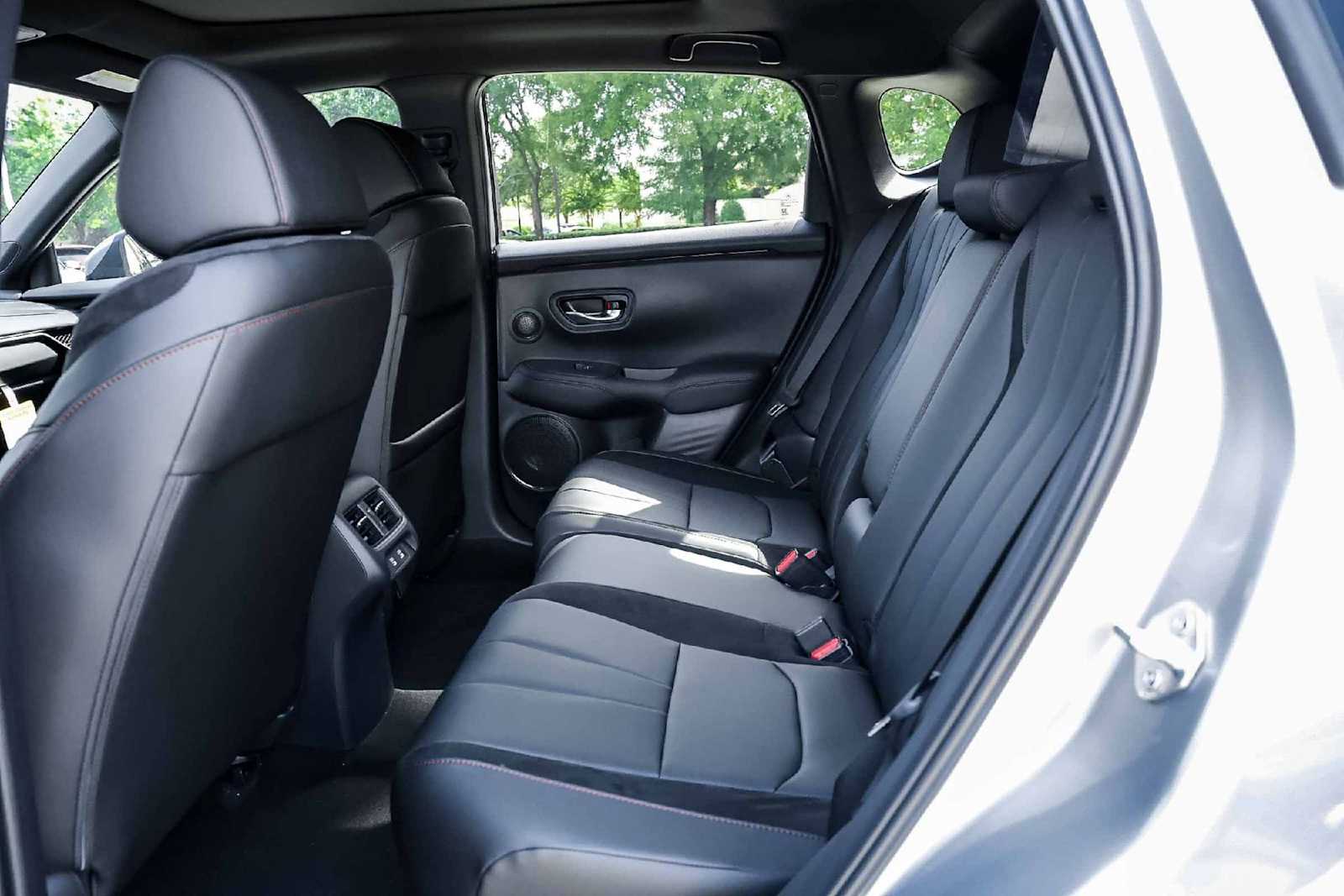 Thumbnail: 2025 Acura ADX - 13