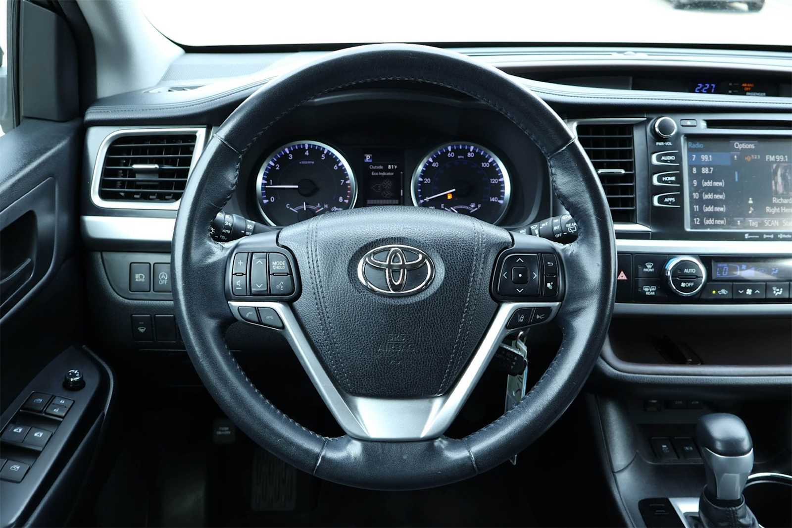 Thumbnail: 2018 Toyota Highlander - 15