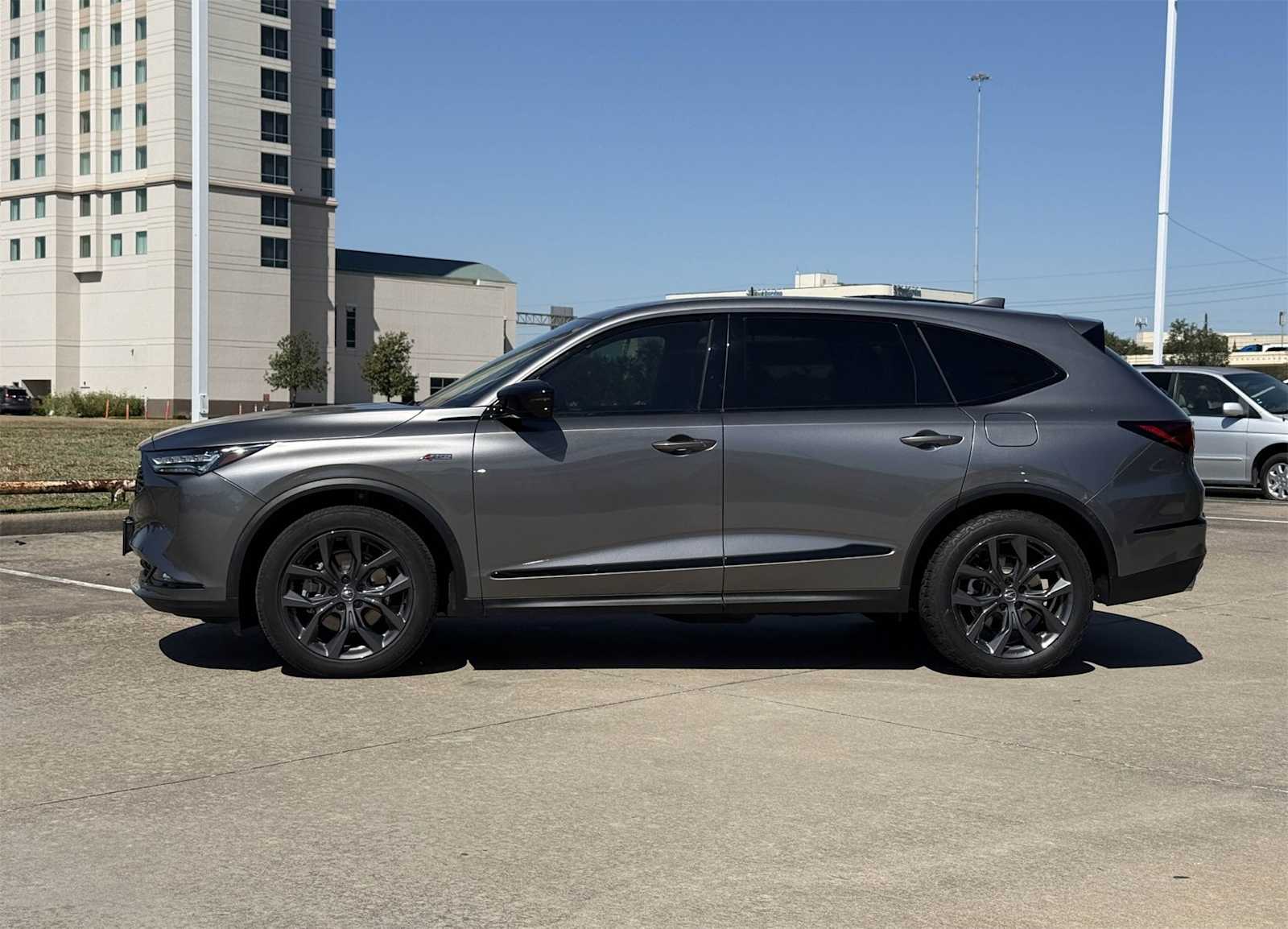 2023 Acura MDX SH-AWD A-Spec photo 3