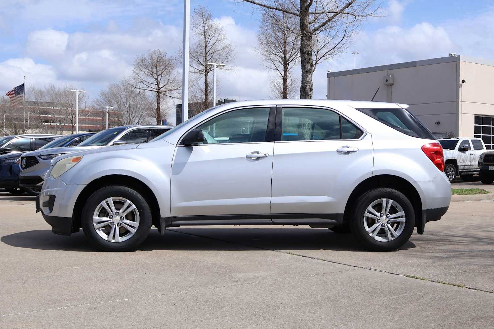 Thumbnail: 2015 Chevrolet Equinox - 3