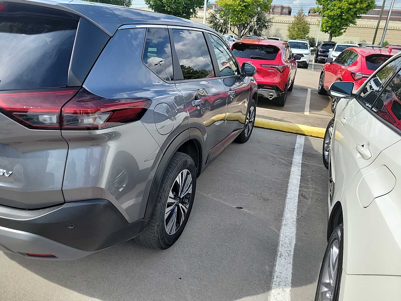 Thumbnail: 2023 Nissan Rogue - 4