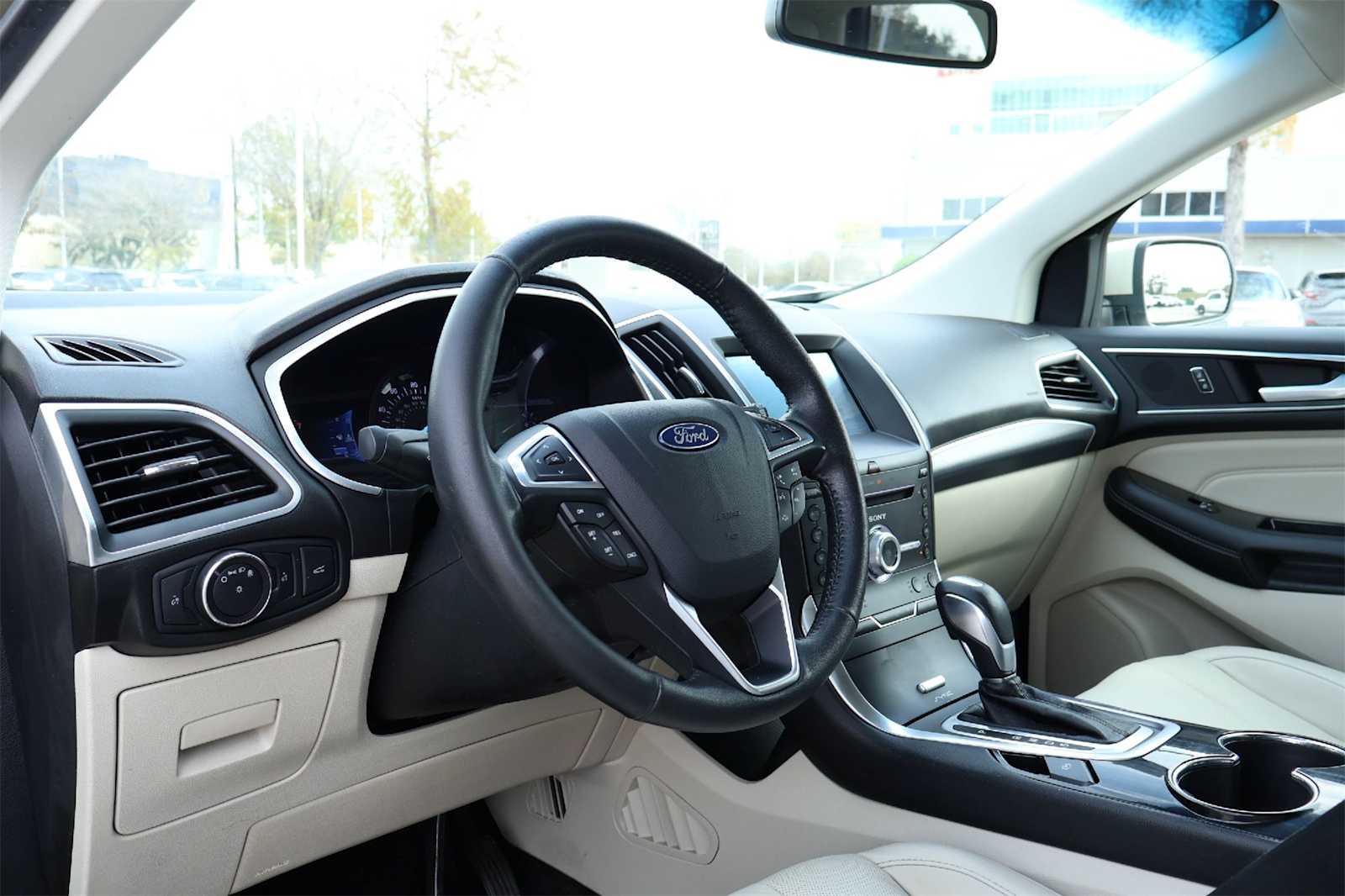 Thumbnail: 2017 Ford Edge - 2