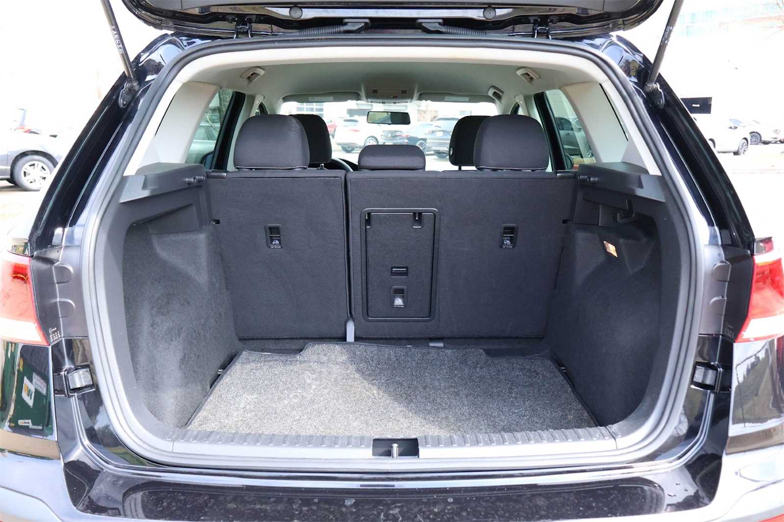 Thumbnail: 2022 Volkswagen Taos - 19