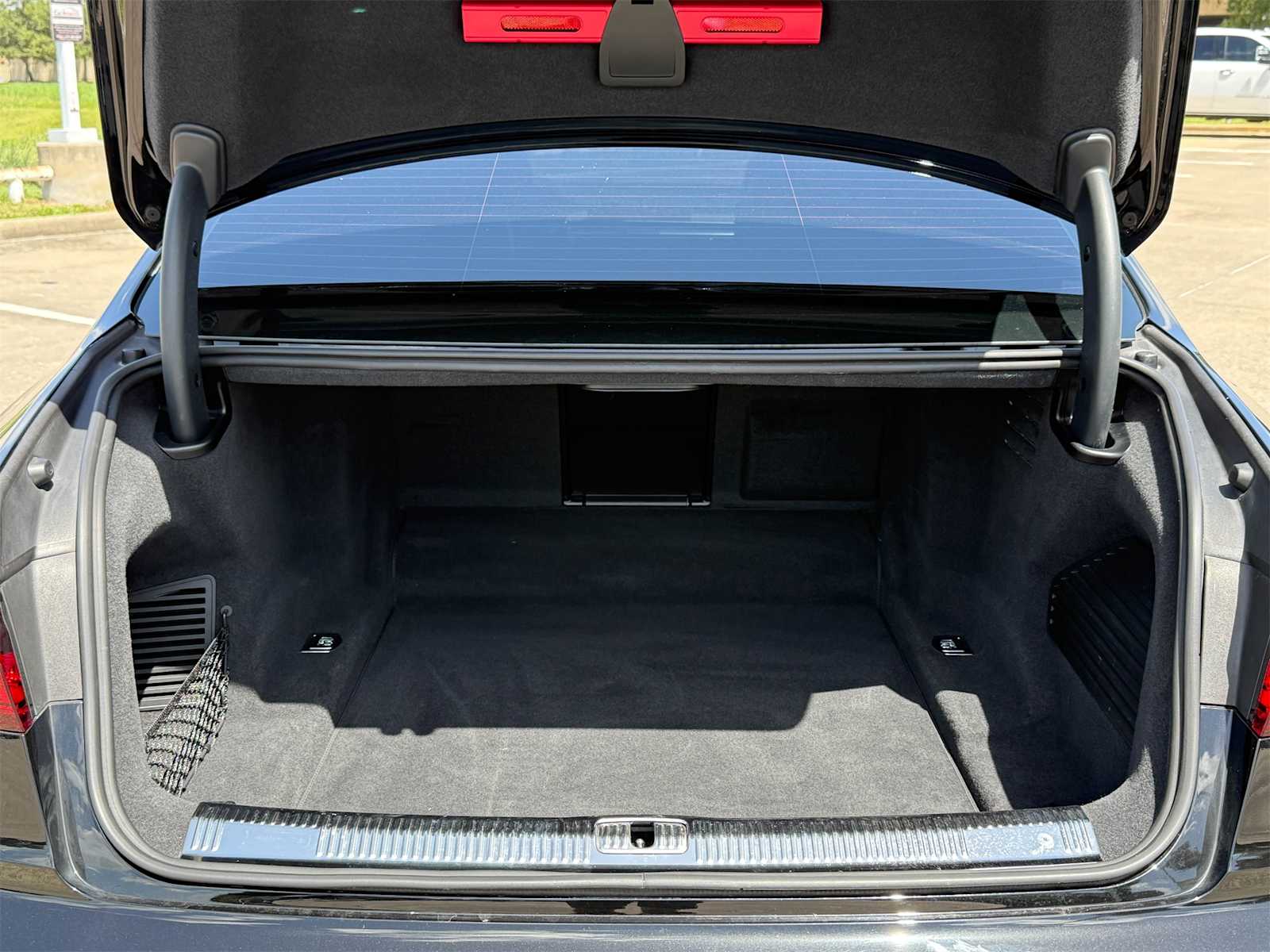 Thumbnail: 2019 Audi A8 - 19