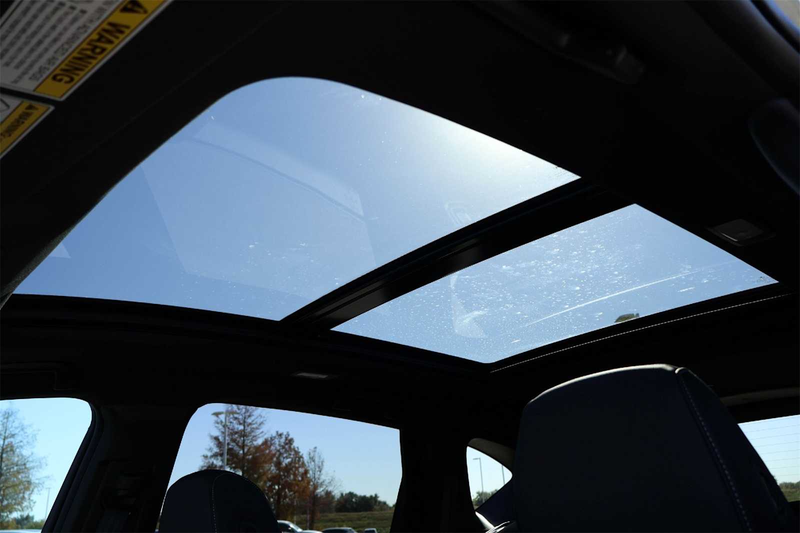 Thumbnail: 2025 Acura RDX - 29