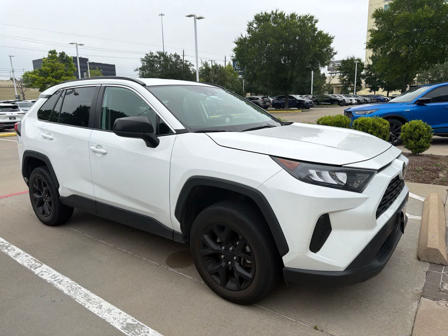 Thumbnail: 2021 Toyota RAV4 - 3