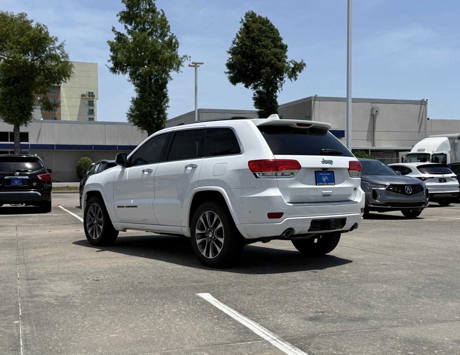 Thumbnail: 2017 Jeep Grand Cherokee - 4