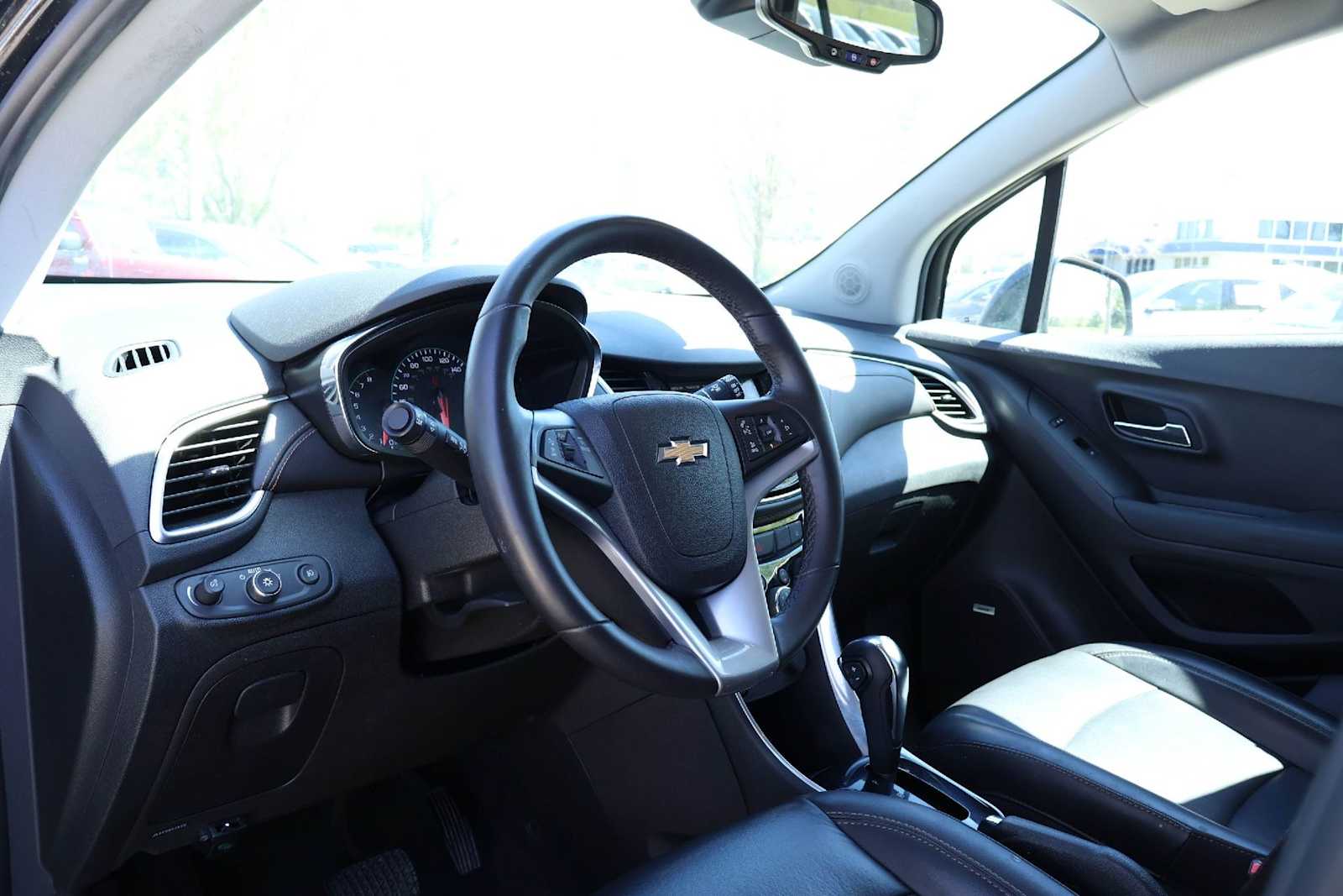 Thumbnail: 2018 Chevrolet Trax - 2