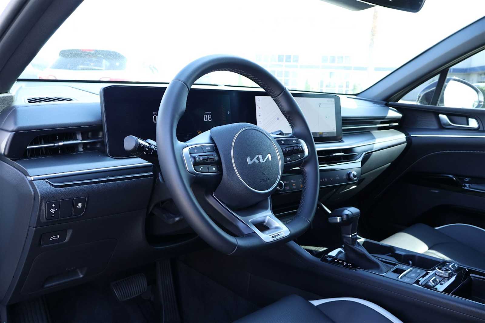 Thumbnail: 2025 Kia K5 - 2