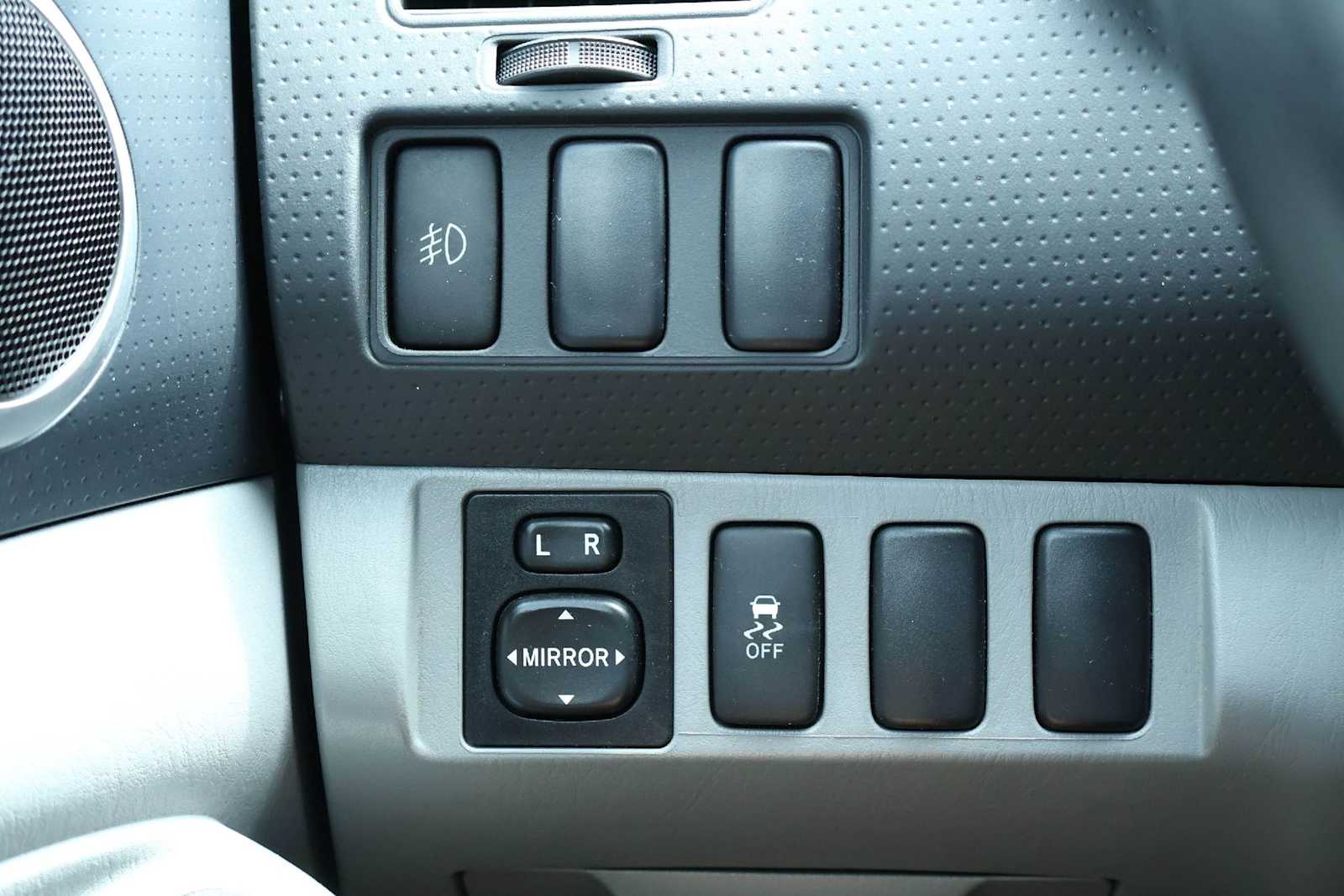 Thumbnail: 2013 Toyota Tacoma - 25
