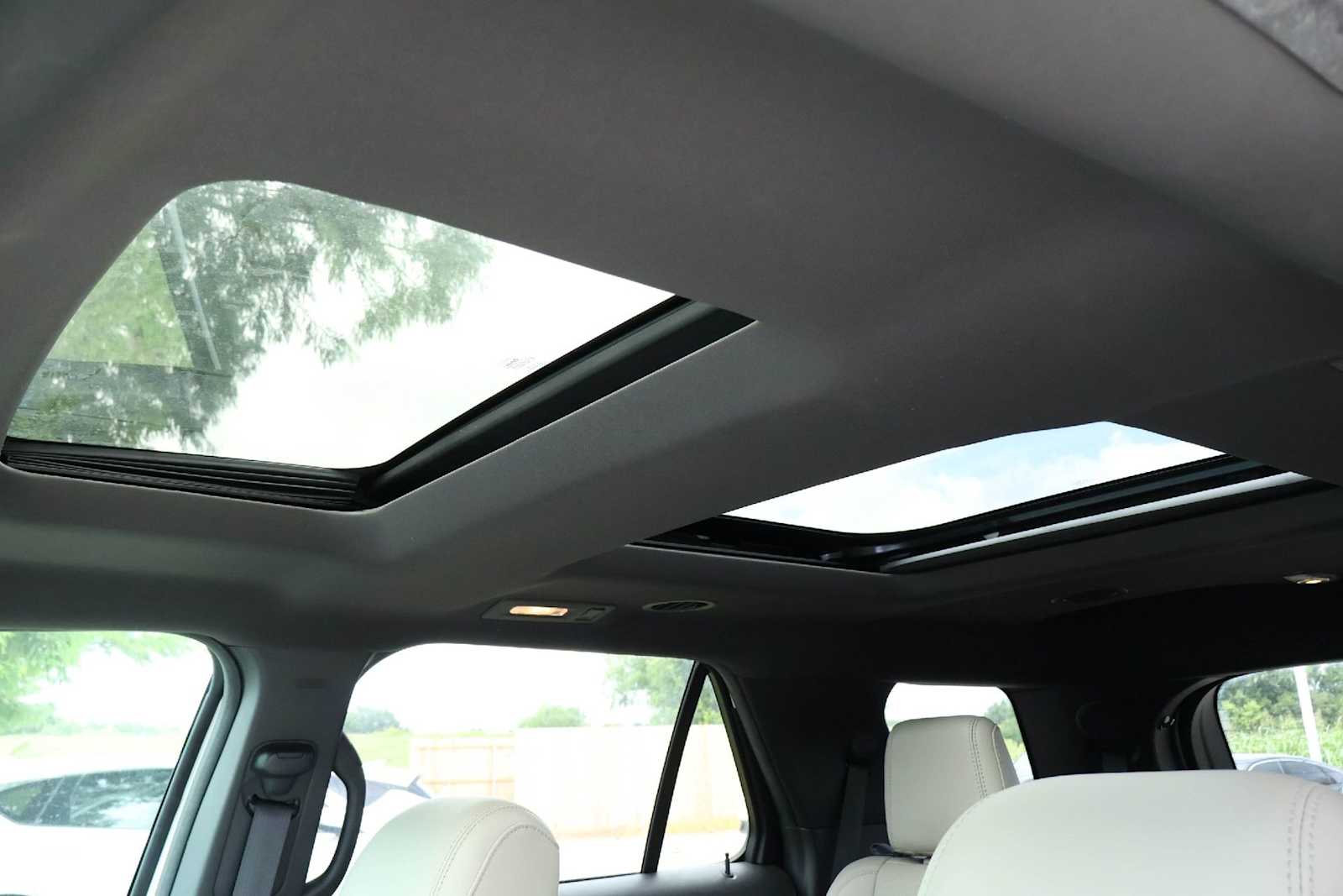 Thumbnail: 2015 Ford Explorer - 29