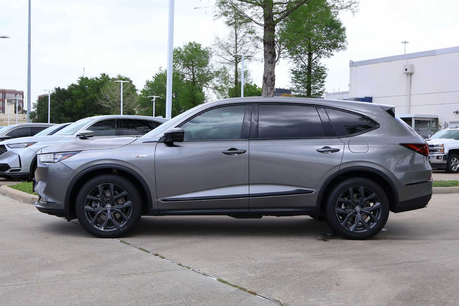 Thumbnail: 2023 Acura MDX - 3