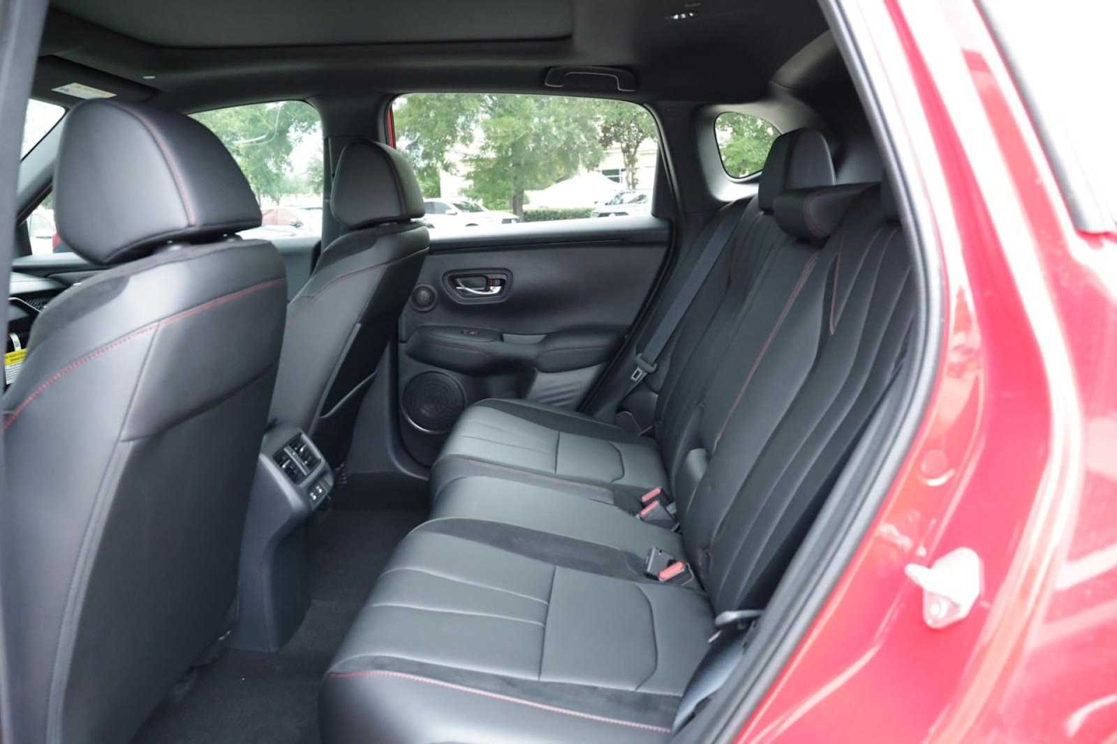 Thumbnail: 2025 Acura ADX - 12