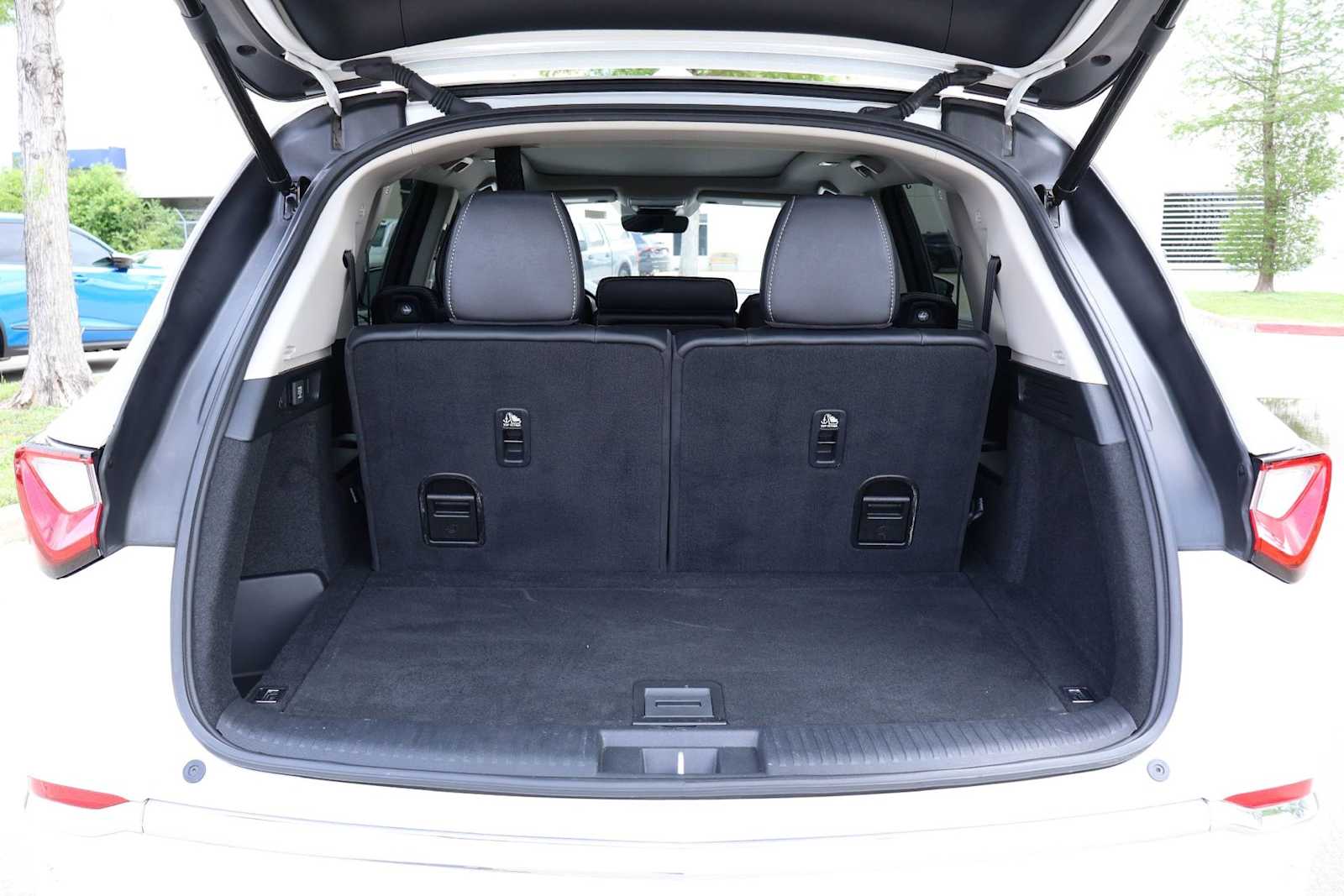 Thumbnail: 2023 Acura MDX - 19