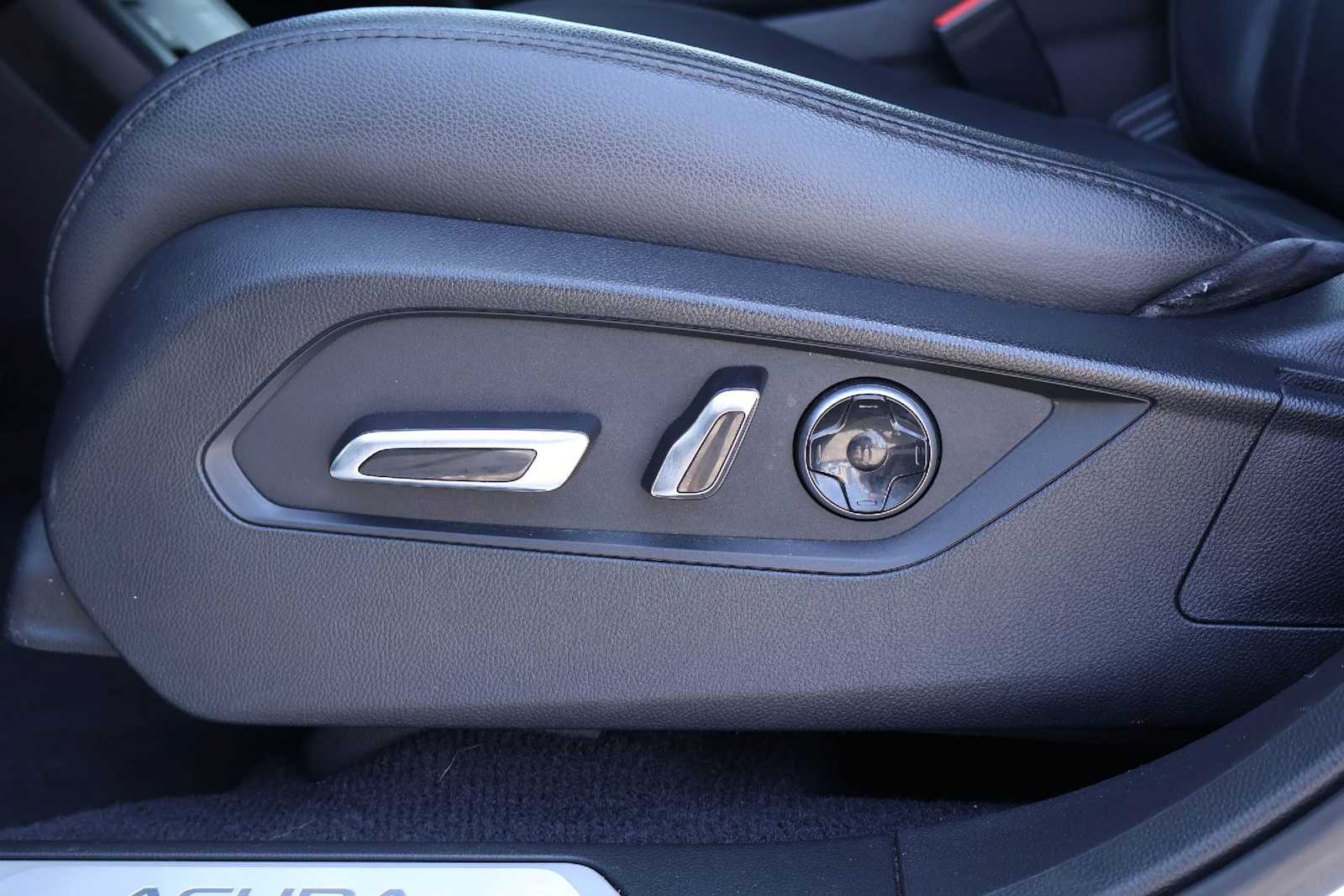 Thumbnail: 2022 Acura RDX - 24