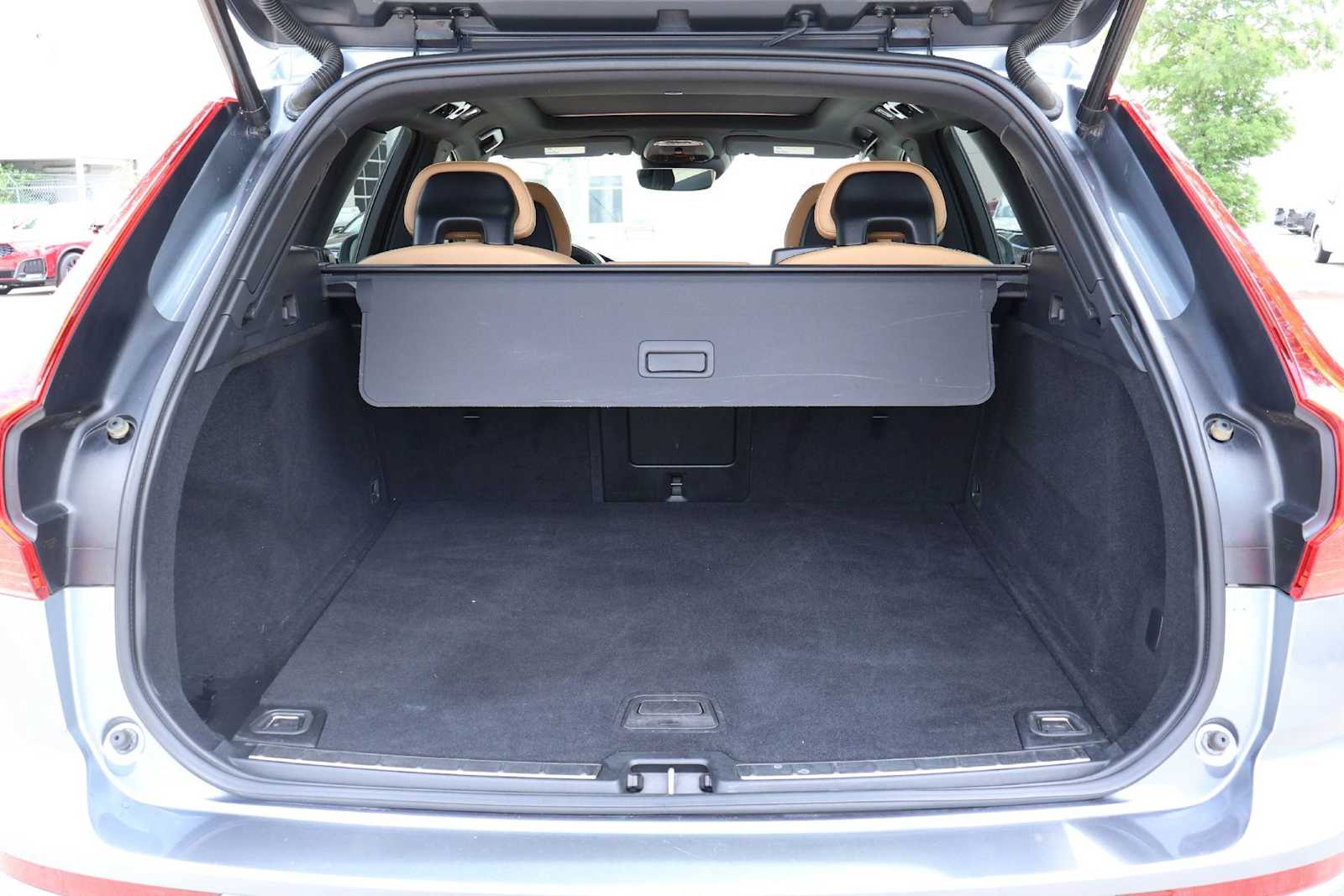 Thumbnail: 2018 Volvo XC60 - 19