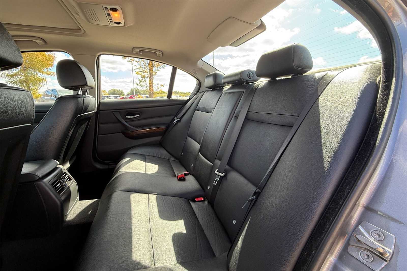 Thumbnail: 2010 BMW 3 Series - 13