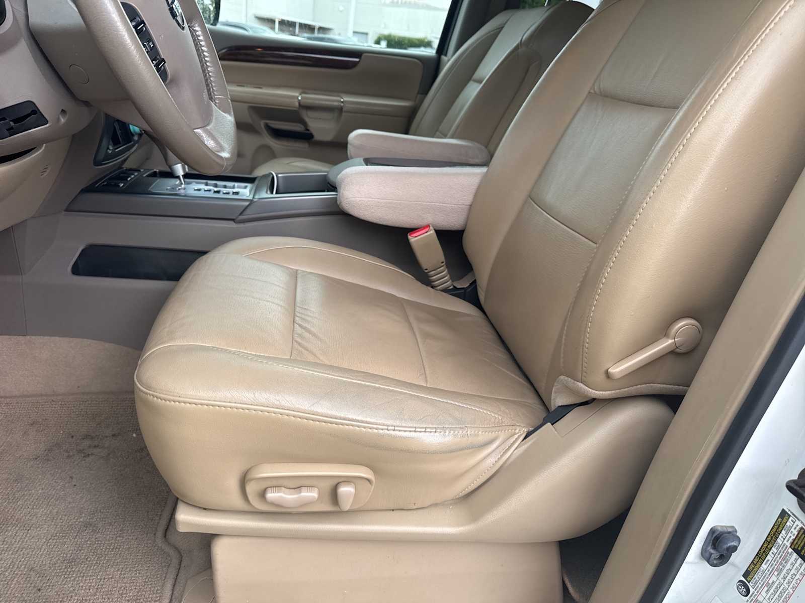 2012 Nissan Armada SL 6