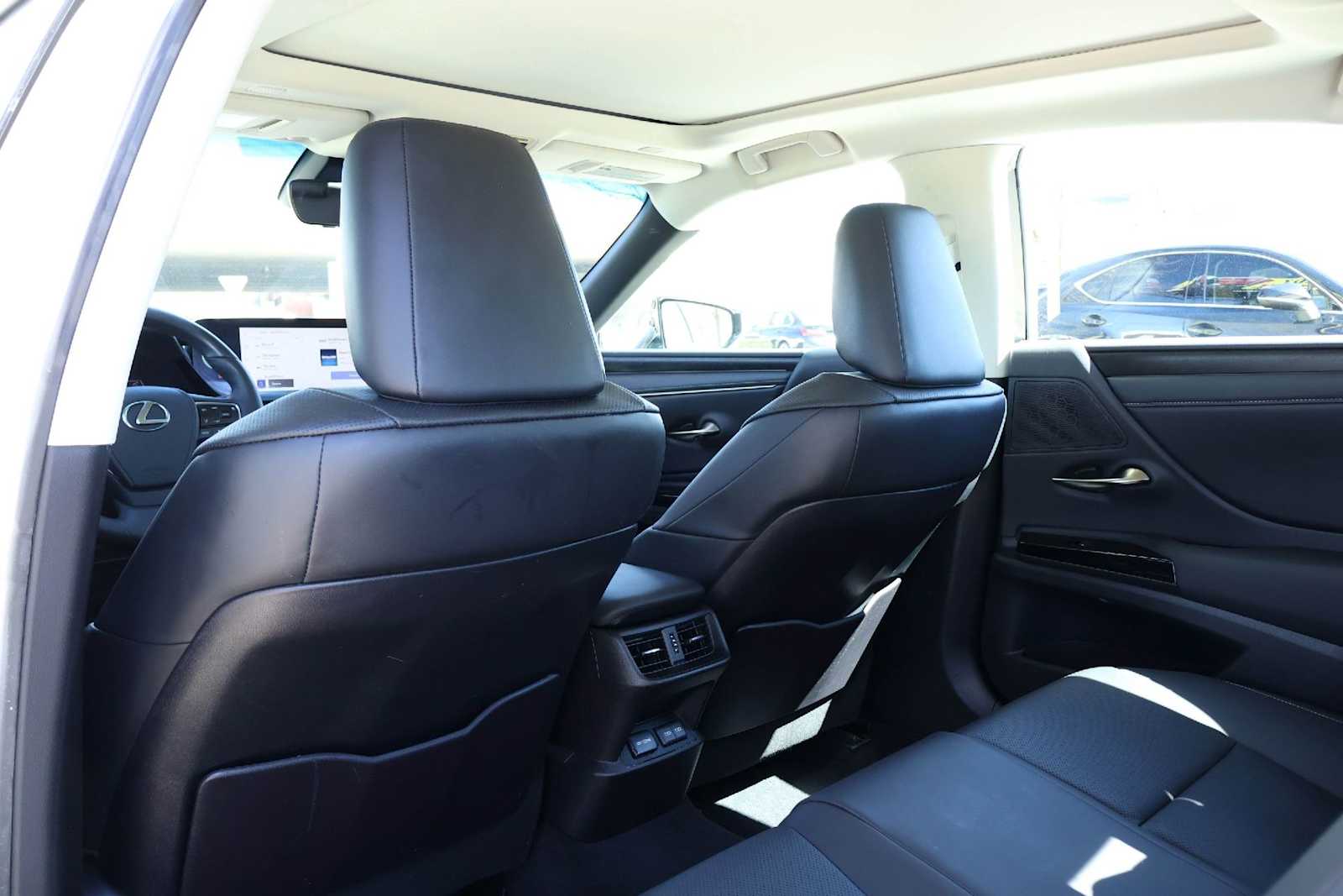 Thumbnail: 2023 Lexus ES - 12