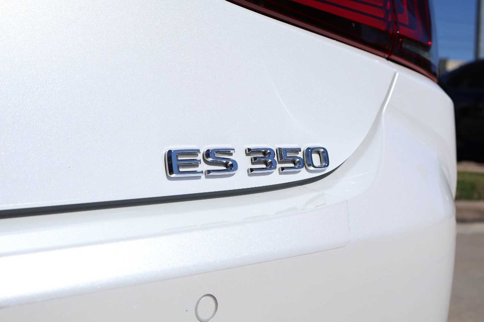 Thumbnail: 2023 Lexus ES - 7