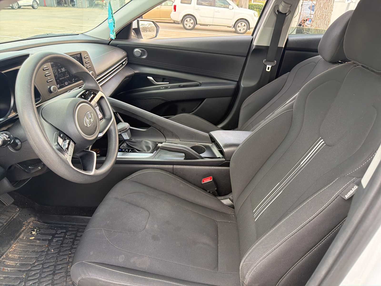 Thumbnail: 2021 Hyundai Elantra - 8