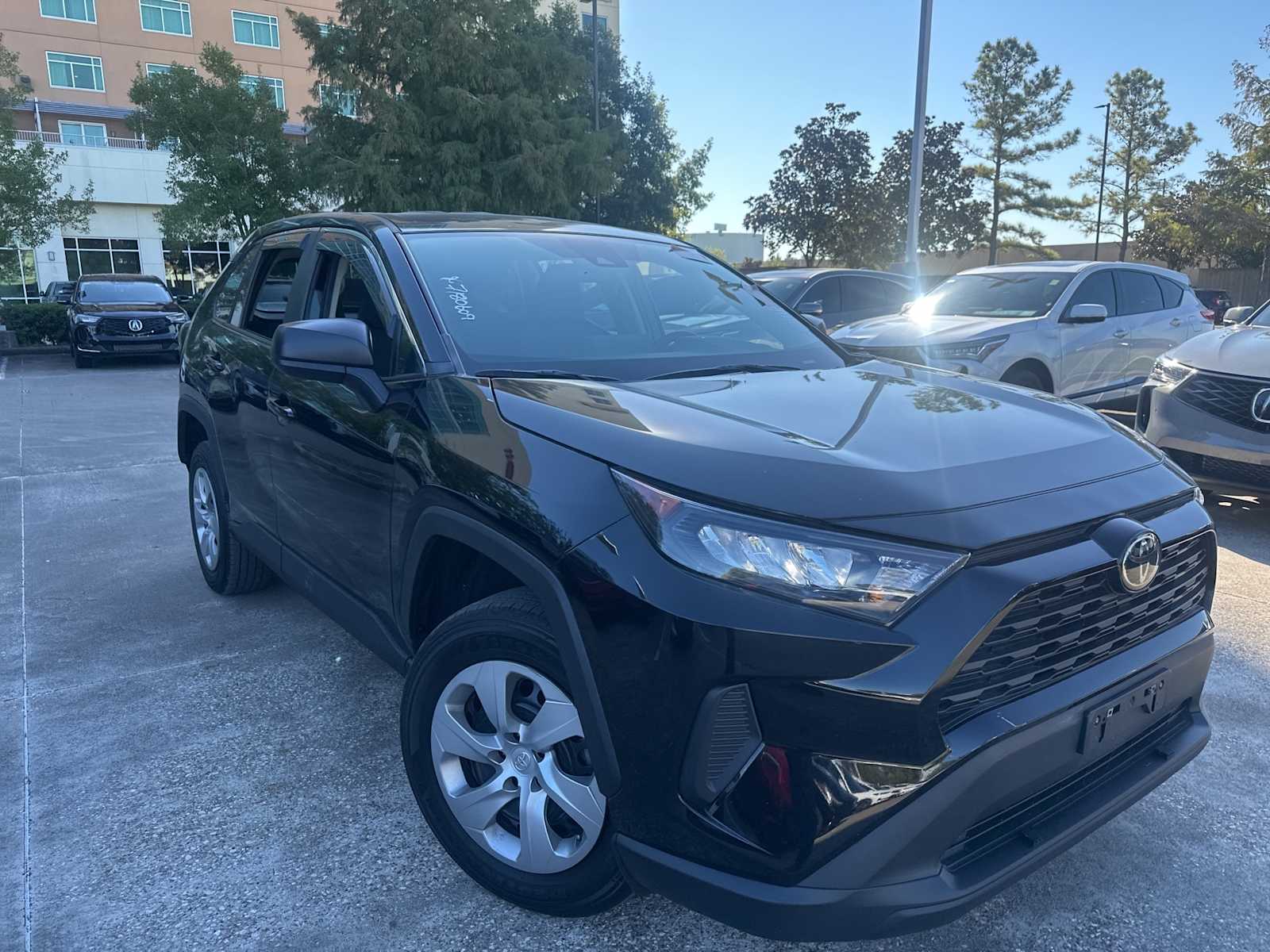Thumbnail: 2022 Toyota RAV4 - 3