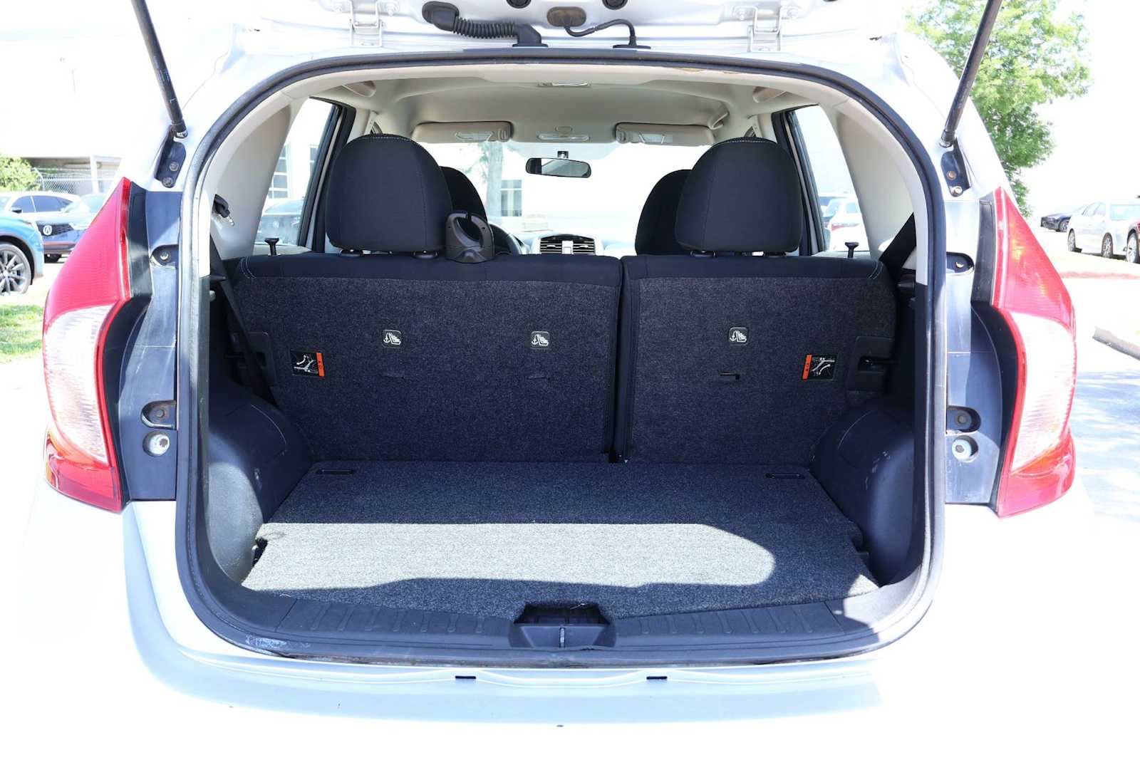 Thumbnail: 2016 Nissan Versa Note - 19