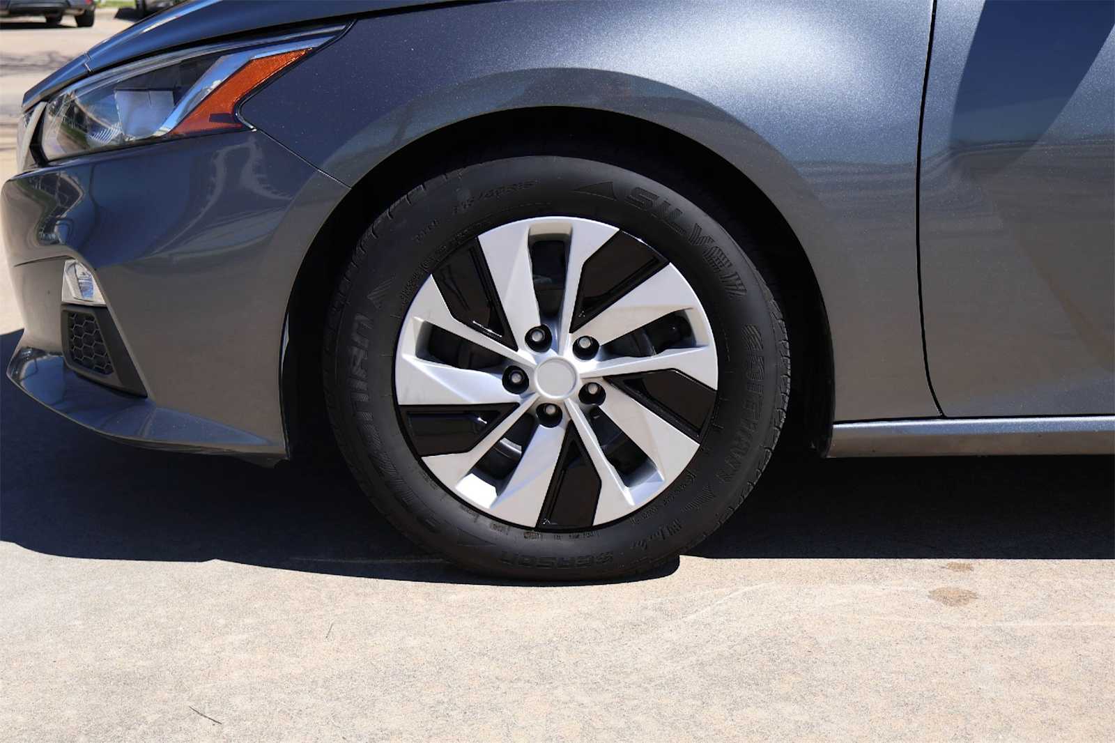 Thumbnail: 2020 Nissan Altima - 8