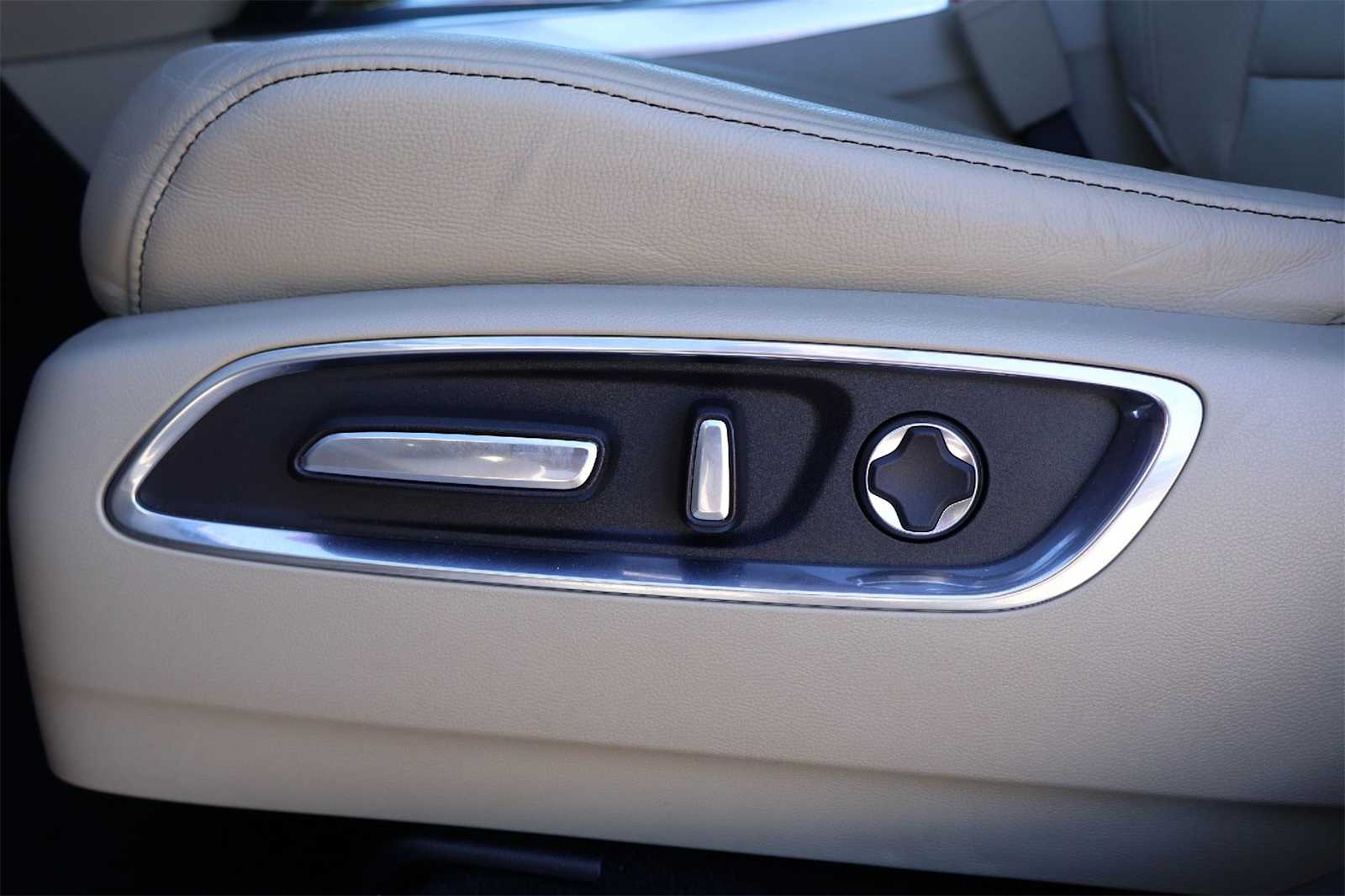 Thumbnail: 2020 Acura MDX - 24