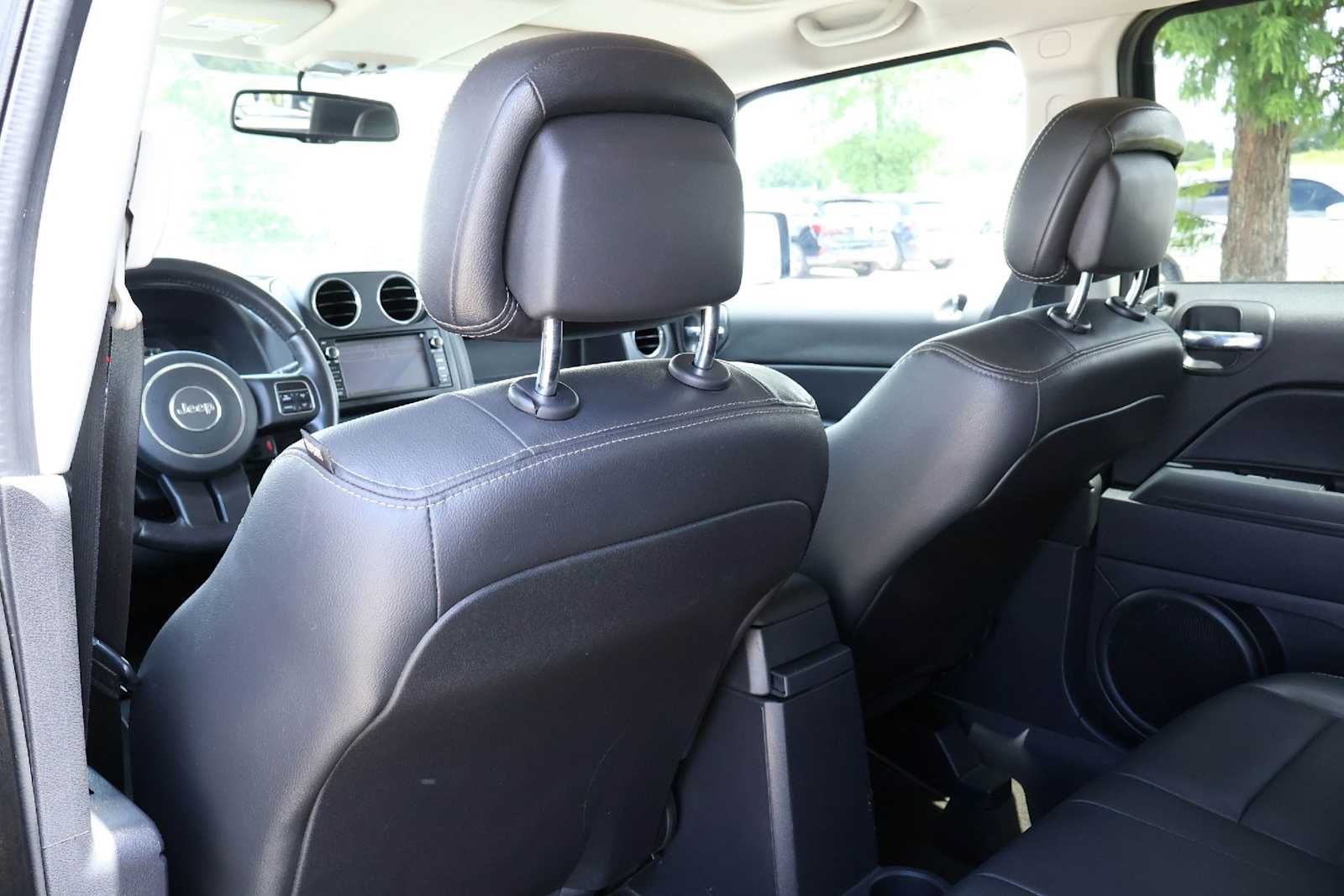Thumbnail: 2016 Jeep Patriot - 12