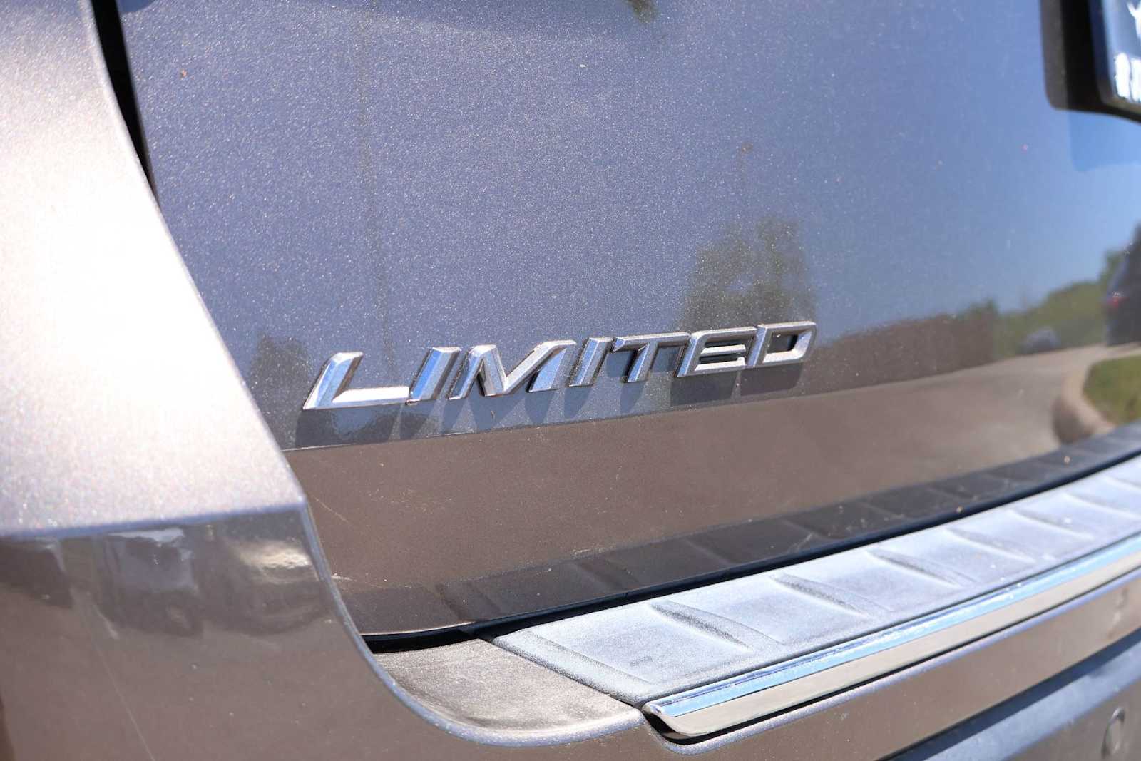 Thumbnail: 2021 Ford Explorer - 7