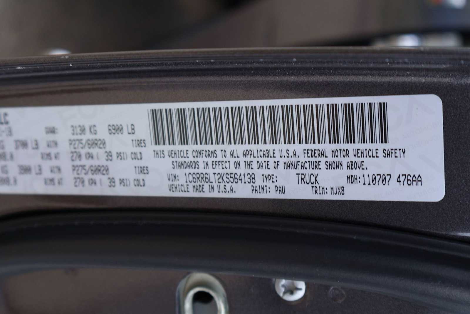 Thumbnail: 2019 RAM 1500 Classic - 21