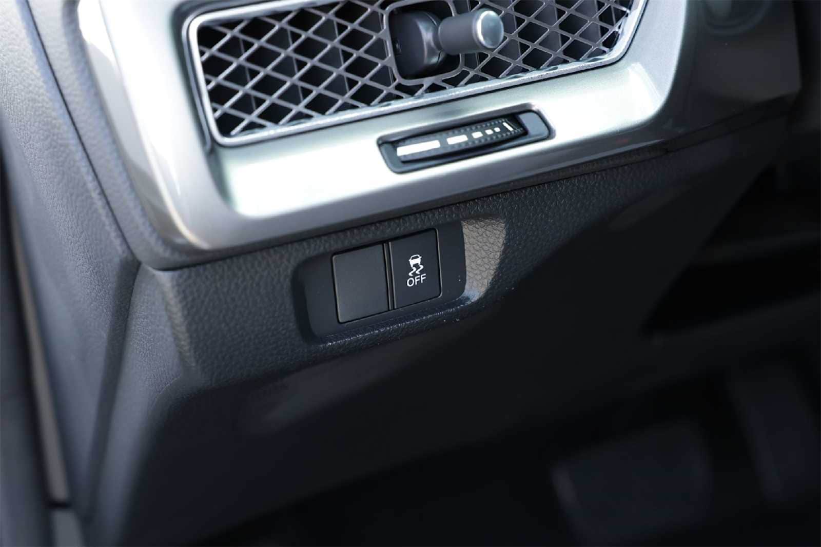 Thumbnail: 2025 Acura Integra - 26