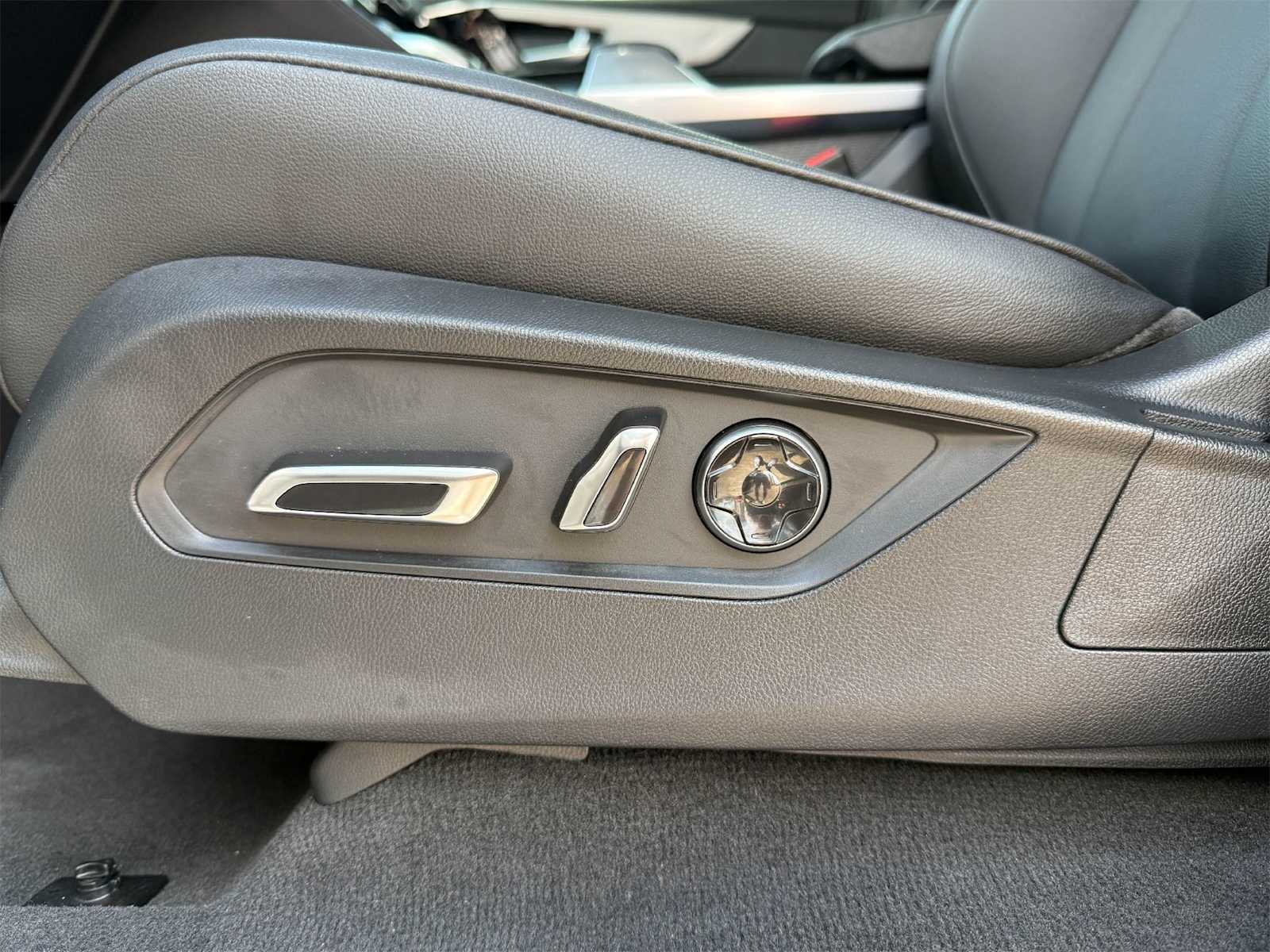 Thumbnail: 2024 Acura MDX - 24