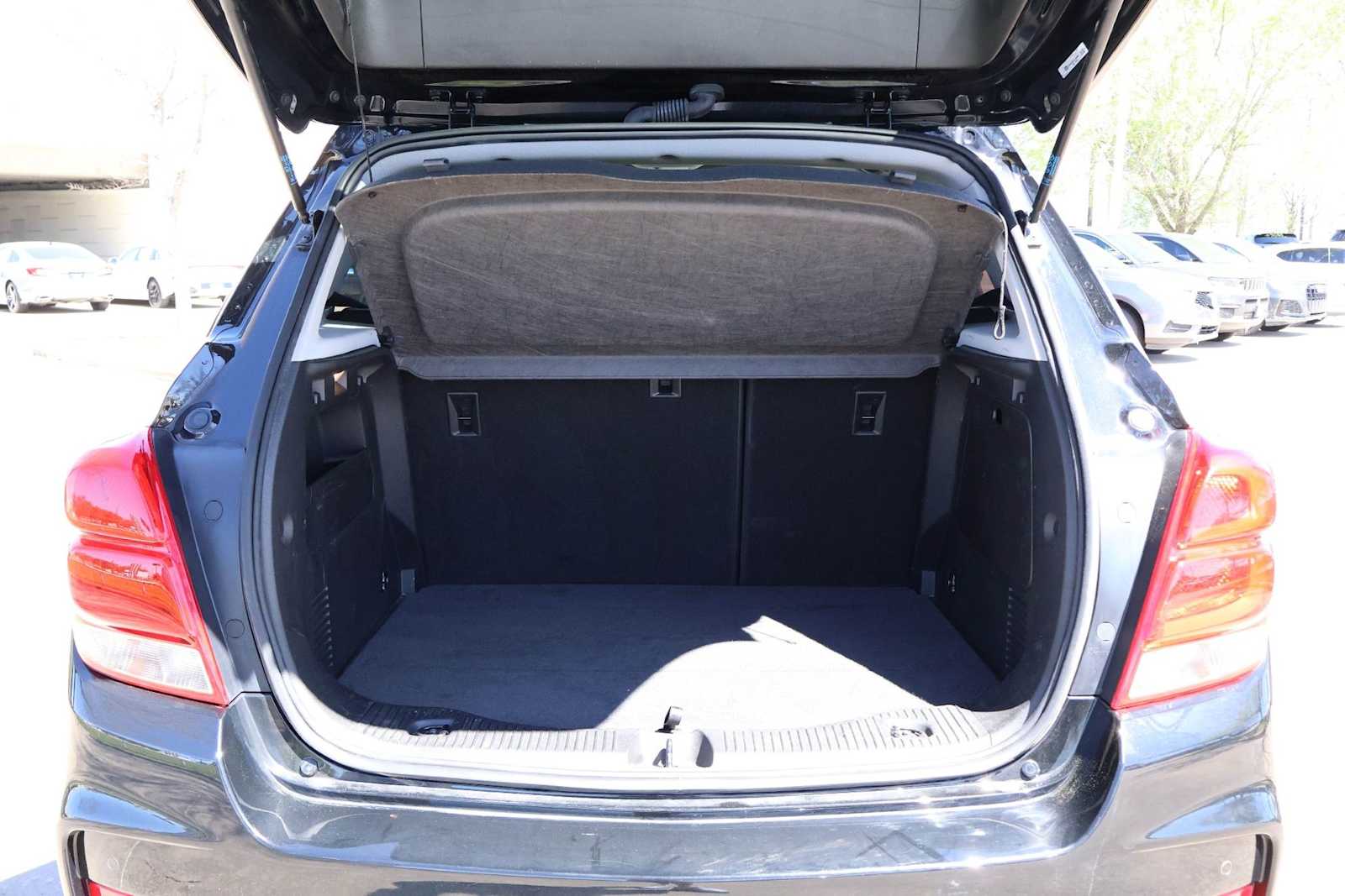 Thumbnail: 2018 Chevrolet Trax - 19