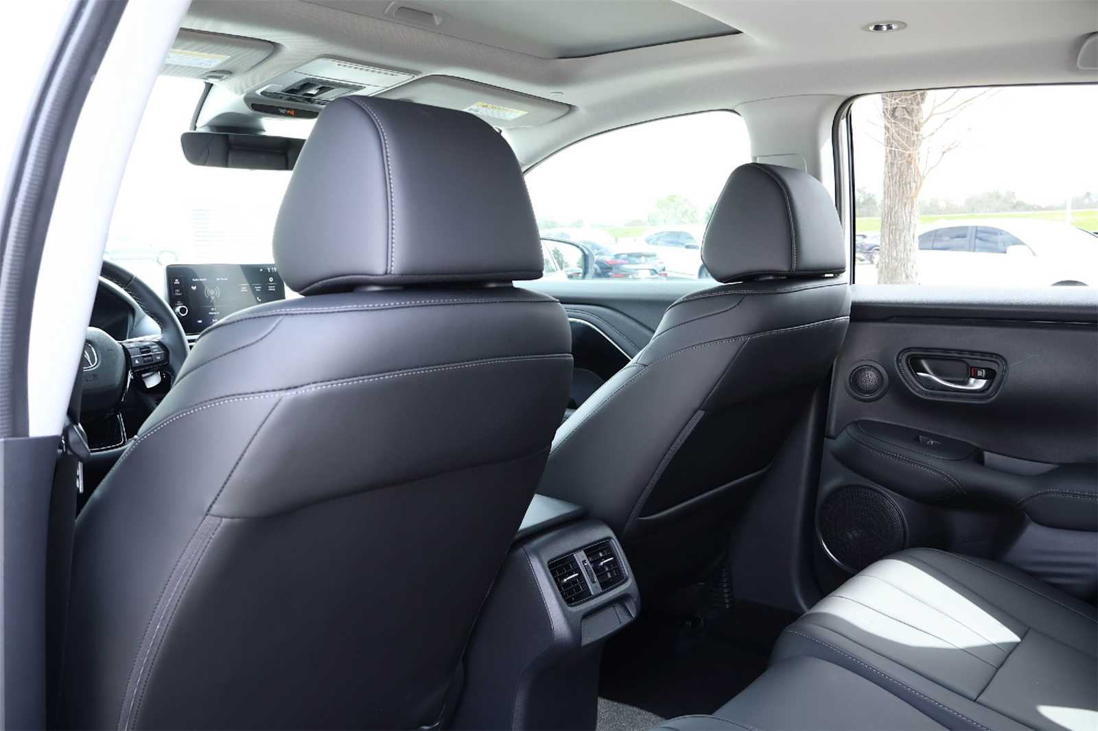 Thumbnail: 2025 Acura ADX - 12