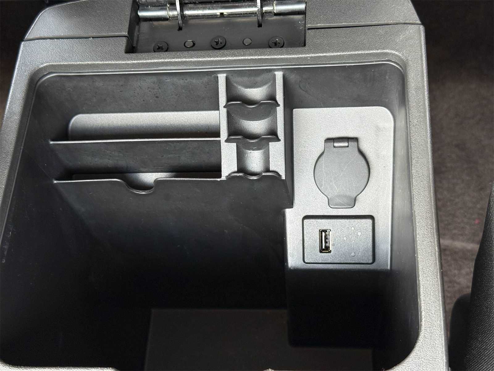Thumbnail: 2013 Nissan Xterra - 26