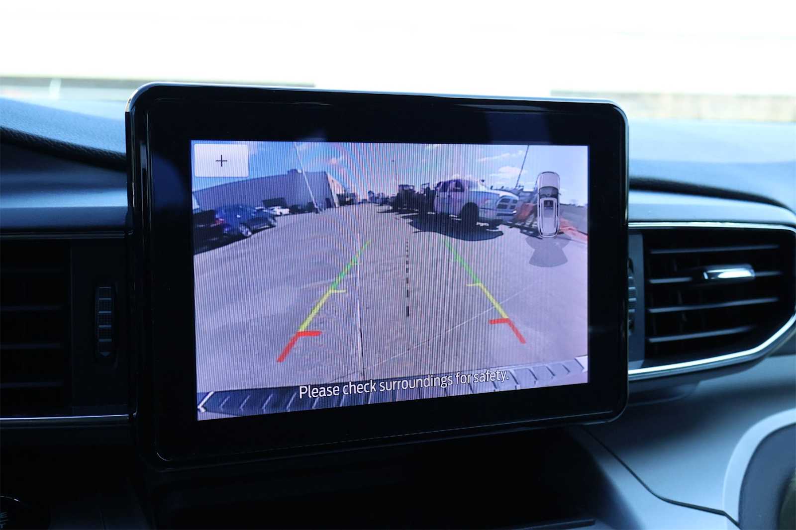 Thumbnail: 2020 Ford Explorer - 29