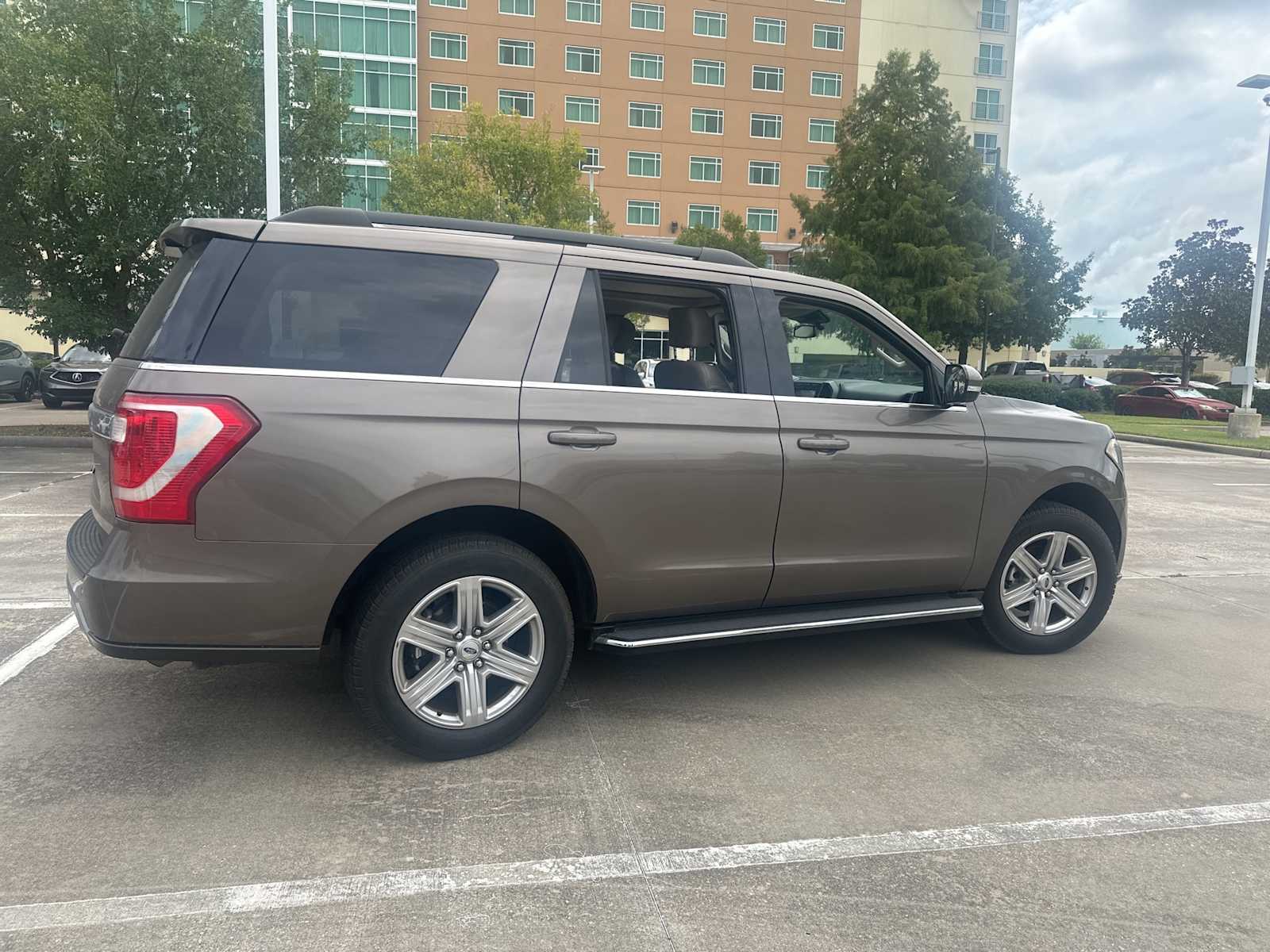 Thumbnail: 2019 Ford Expedition - 5
