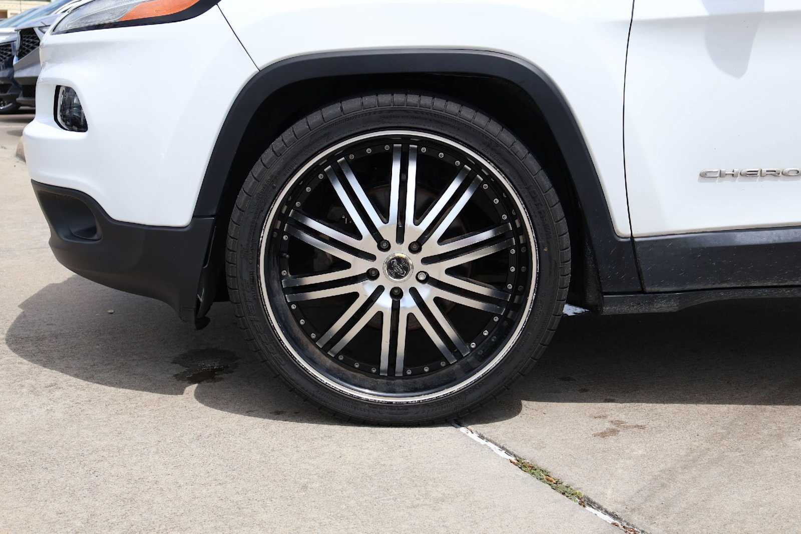 Thumbnail: 2014 Jeep Cherokee - 8