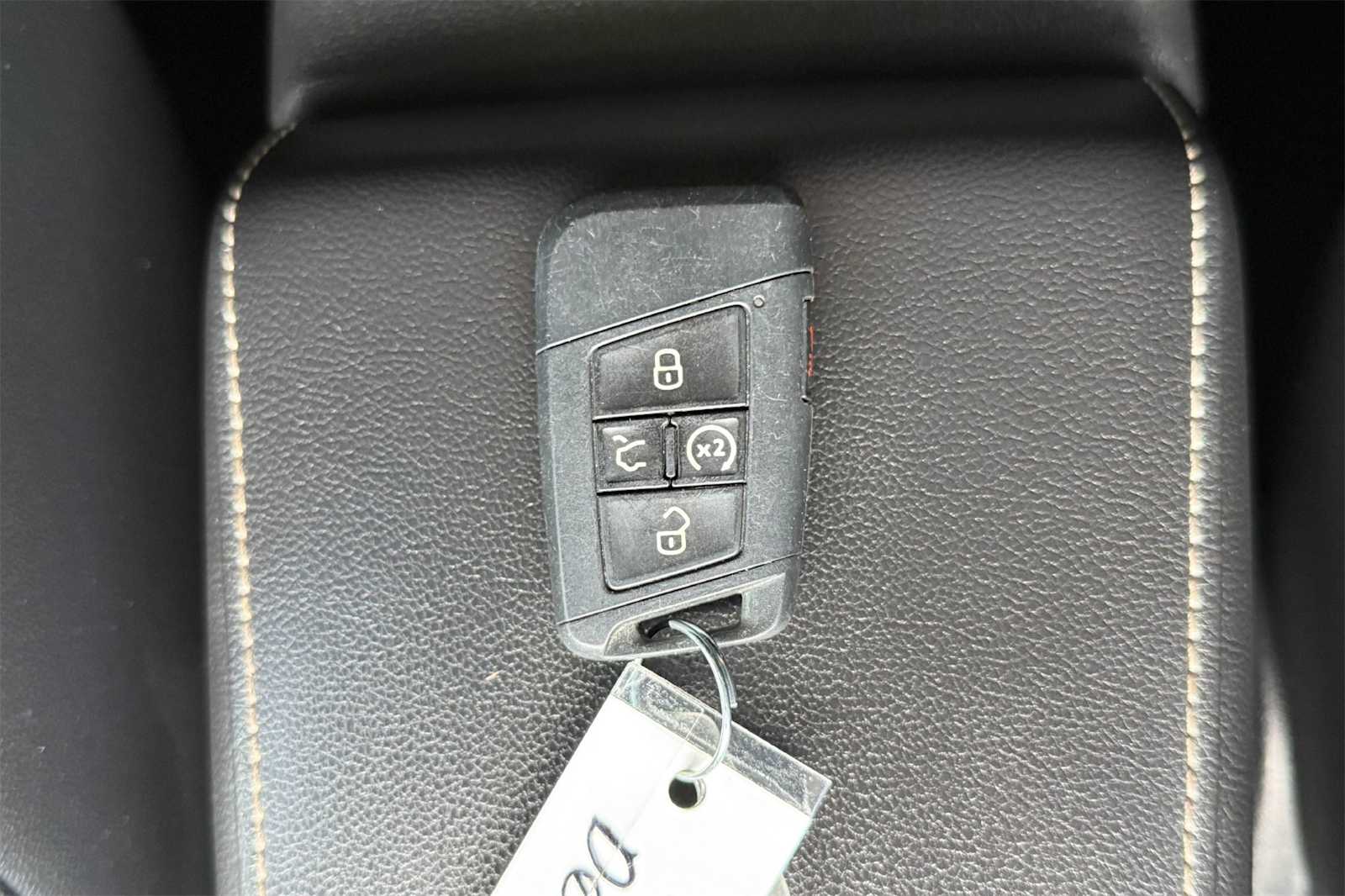 Thumbnail: 2022 Volkswagen Tiguan - 20