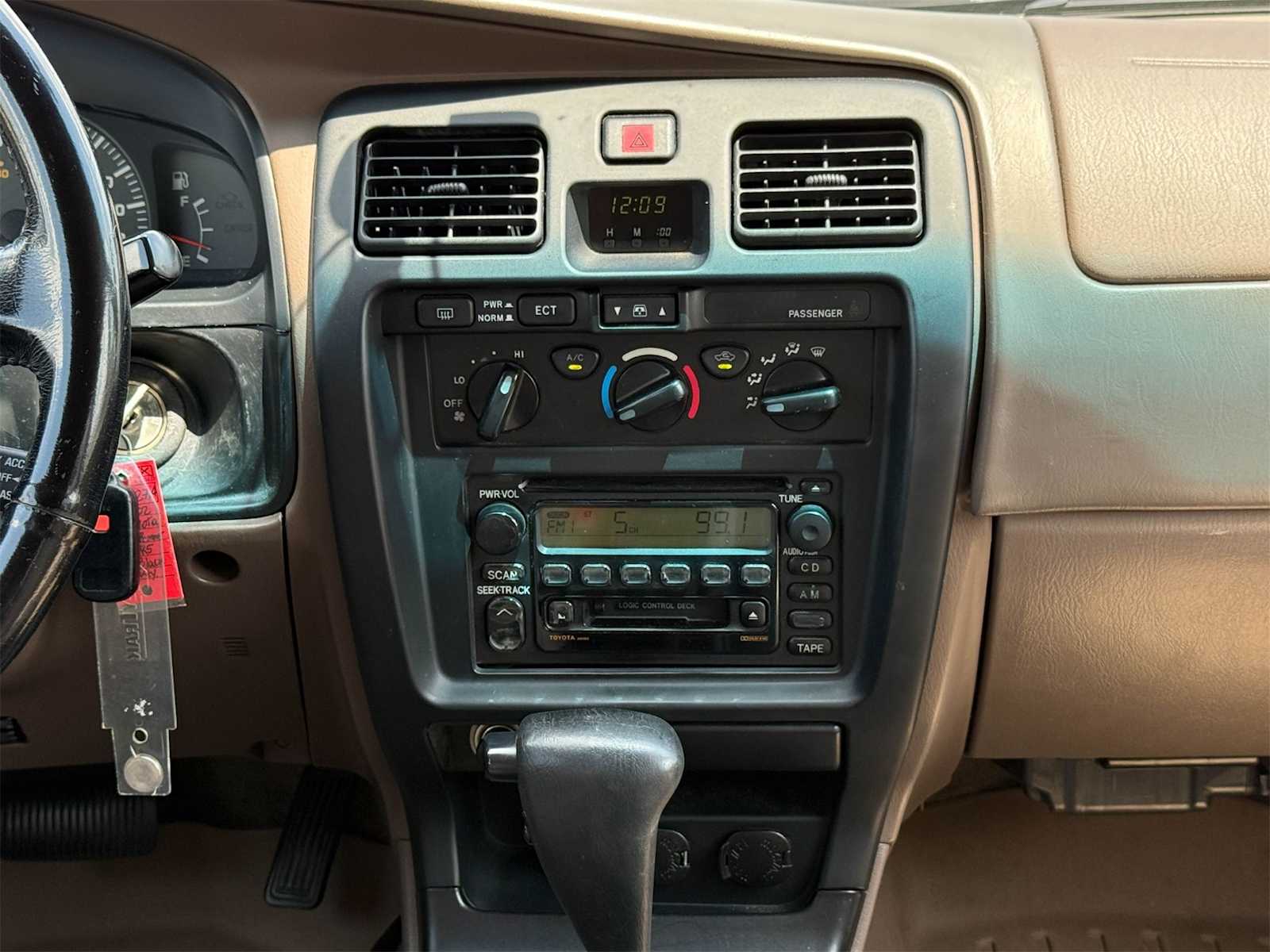 Thumbnail: 2002 Toyota 4Runner - 16