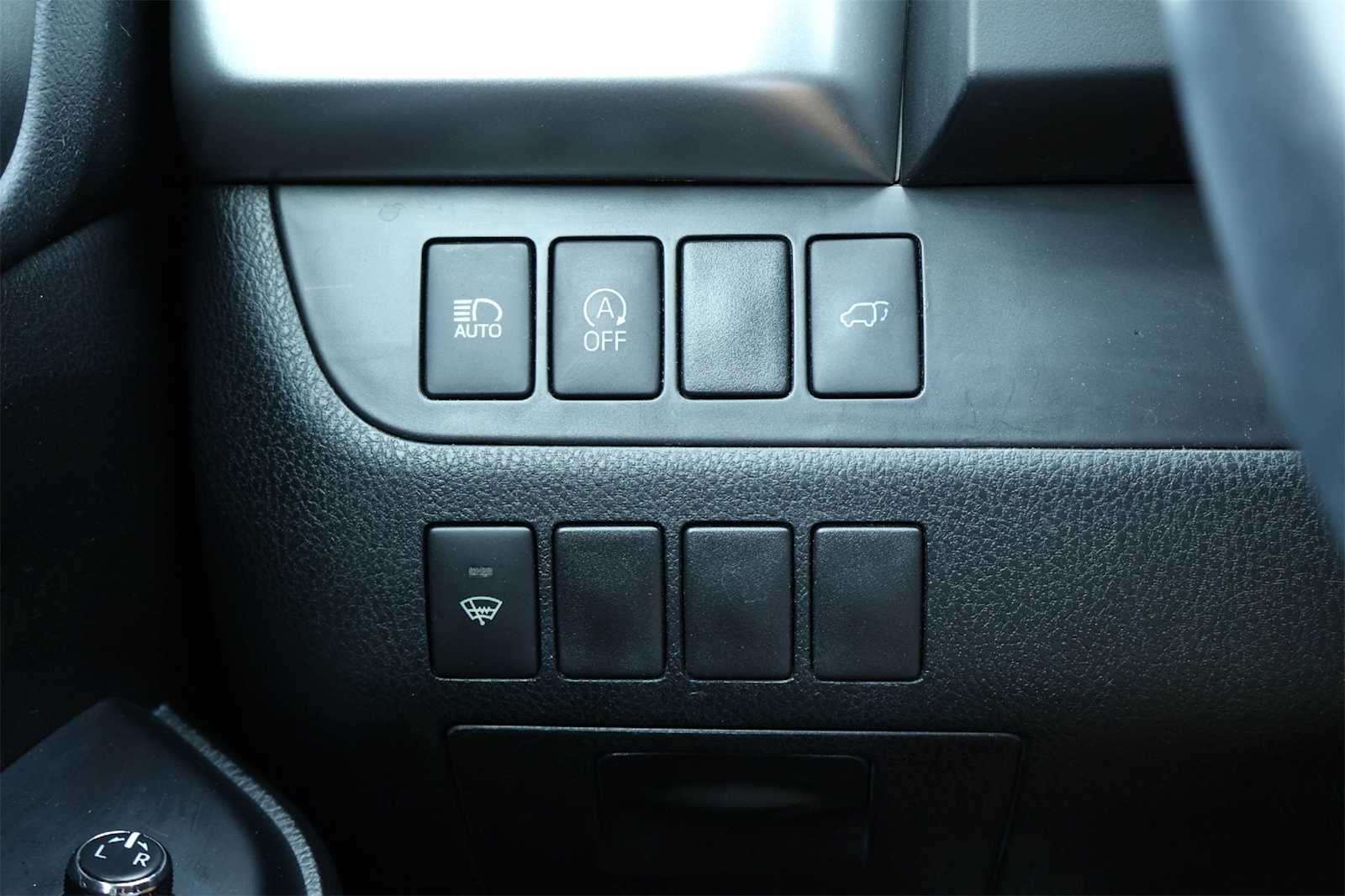 Thumbnail: 2018 Toyota Highlander - 26