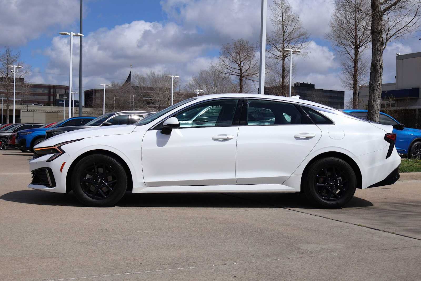 Thumbnail: 2025 Kia K5 - 3