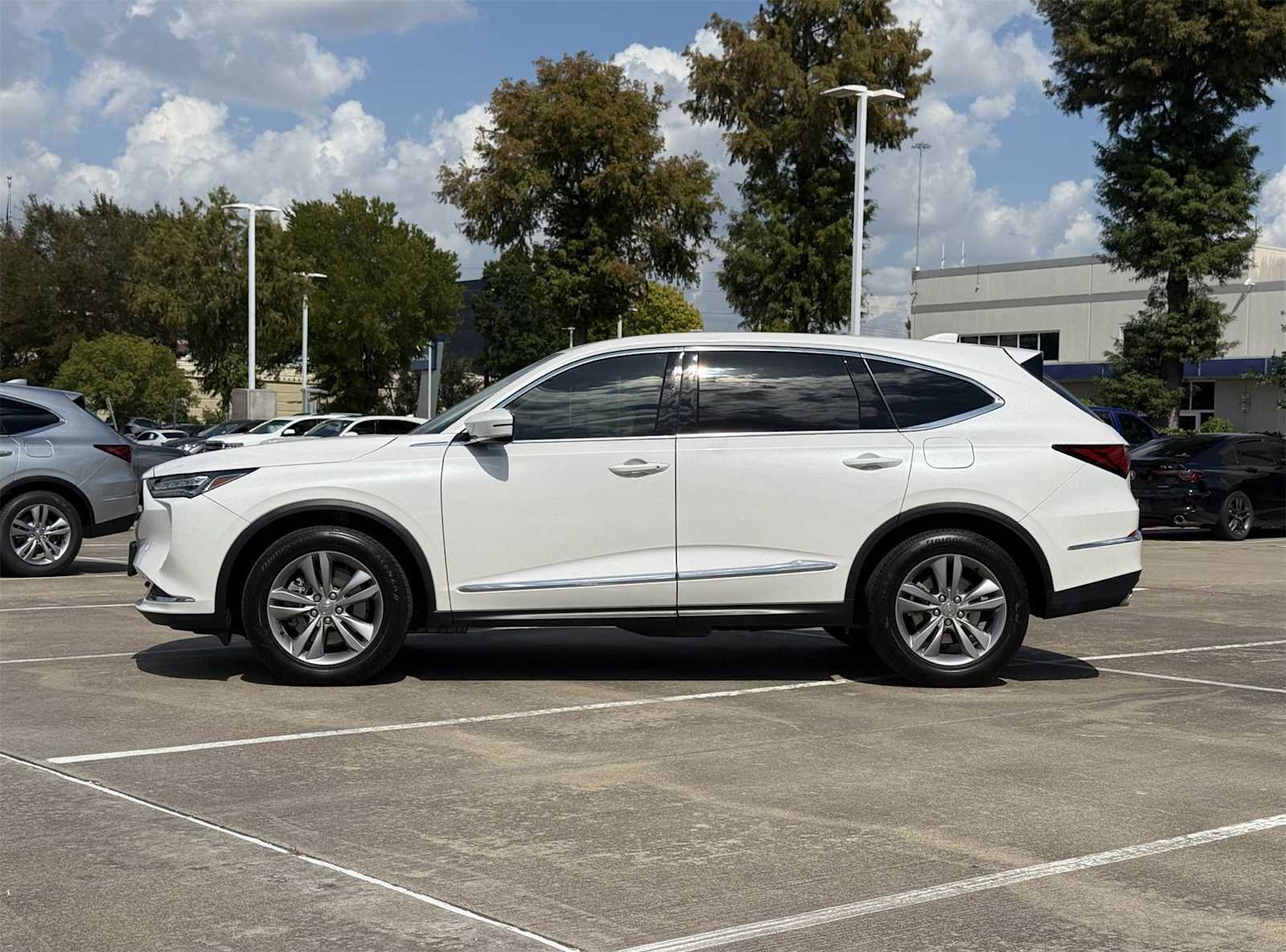 2024 Acura MDX SH-AWD photo 3