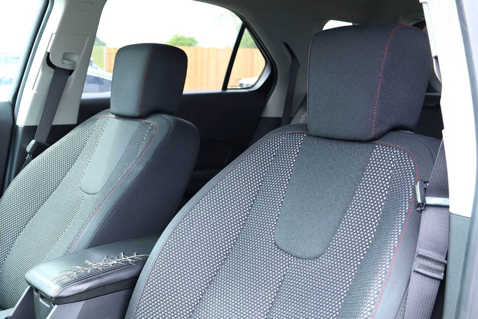 Thumbnail: 2017 Chevrolet Equinox - 11