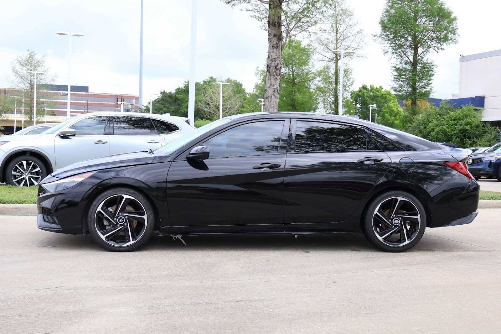 Thumbnail: 2023 Hyundai Elantra - 3