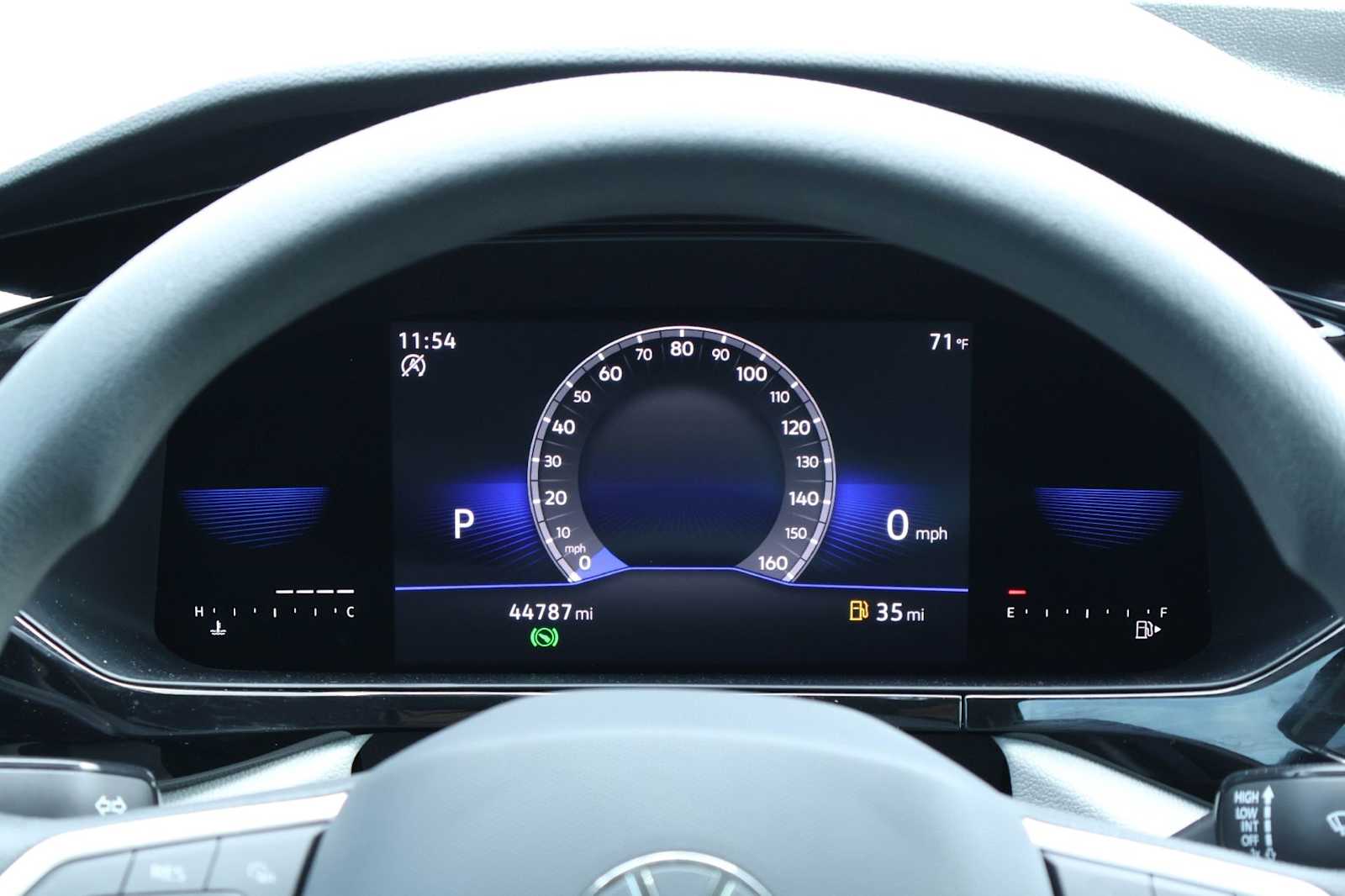 Thumbnail: 2022 Volkswagen Taos - 18