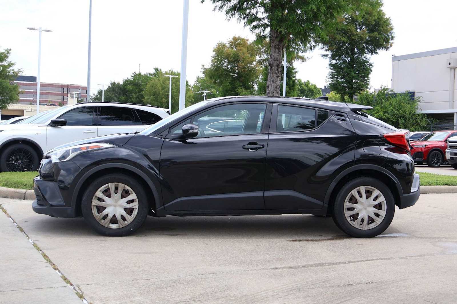 Thumbnail: 2019 Toyota C-HR - 3