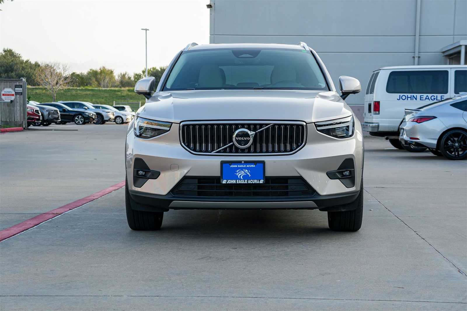 Thumbnail: 2024 Volvo XC40 - 6